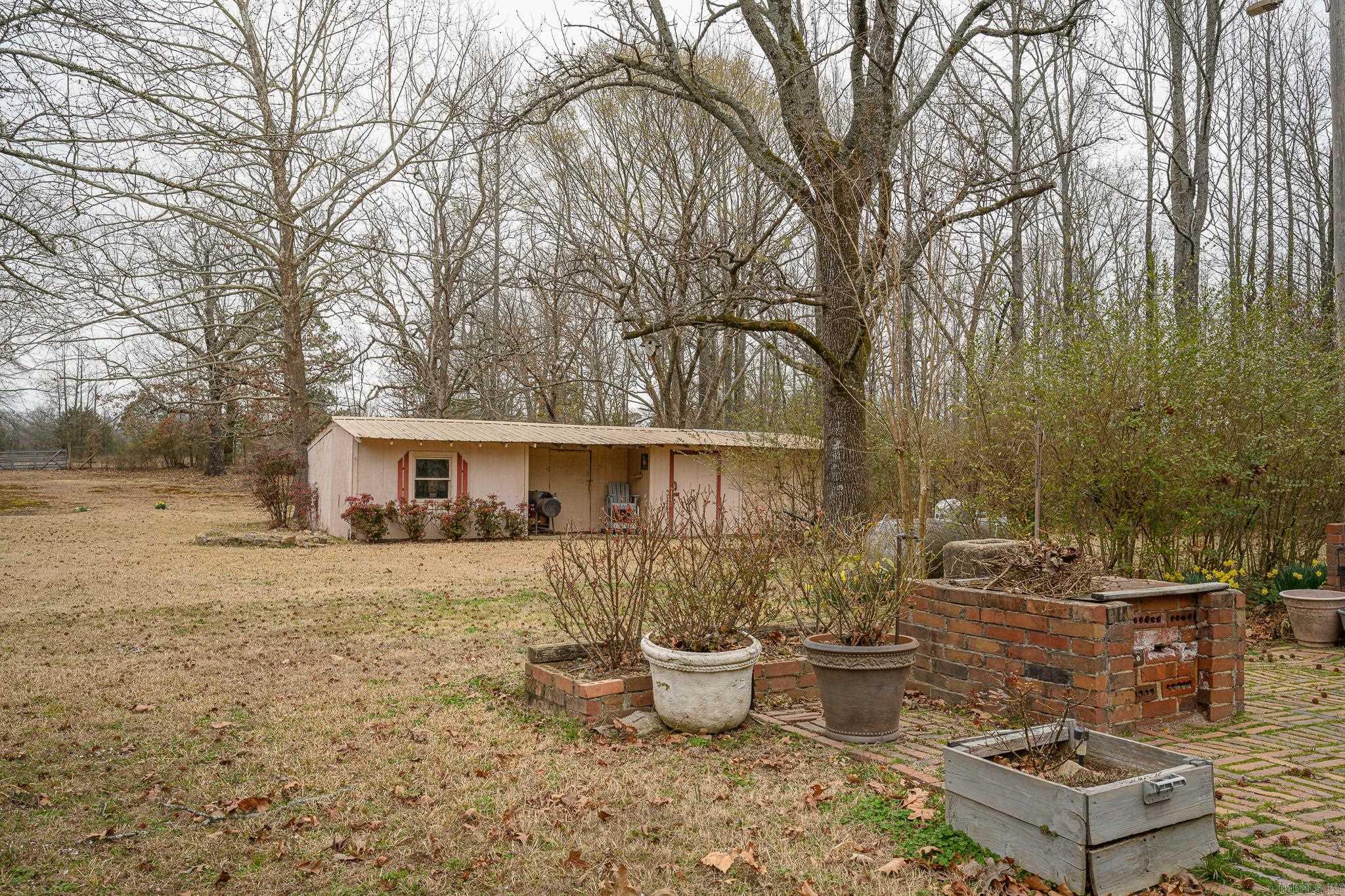 4437 W Hwy 8  Mena, AR