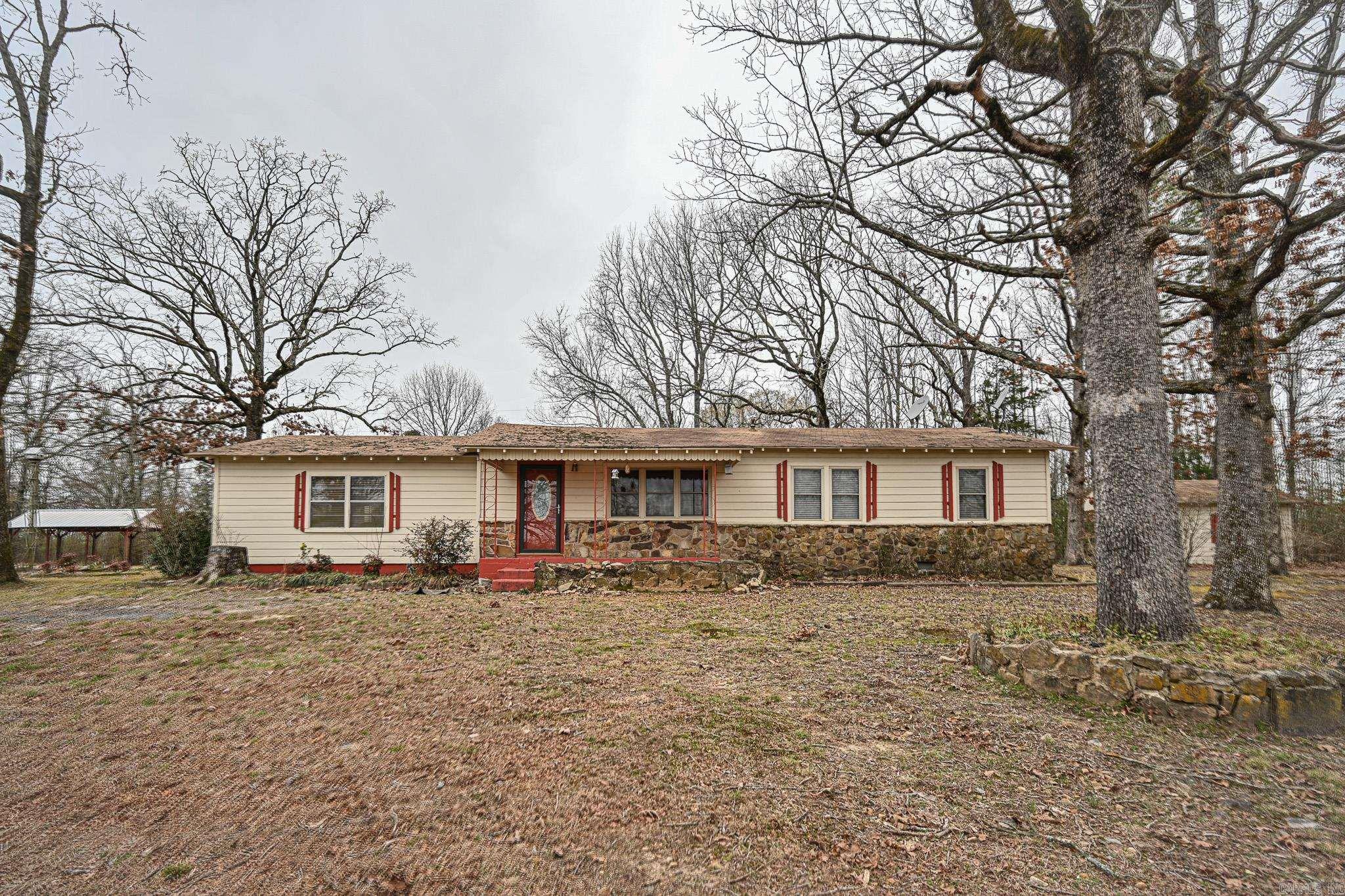 4437 W Hwy 8  Mena, AR