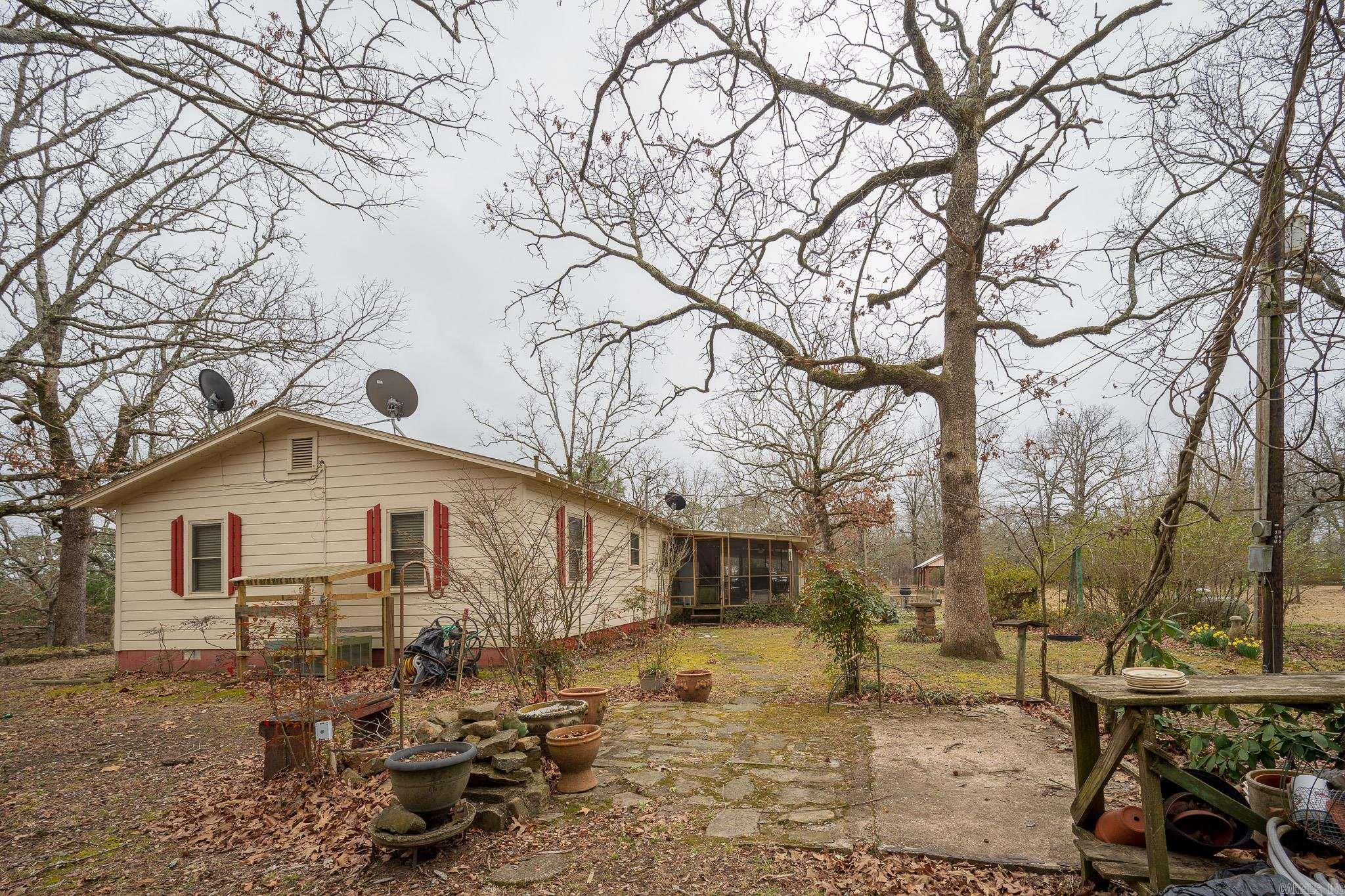 4437 W Hwy 8  Mena, AR