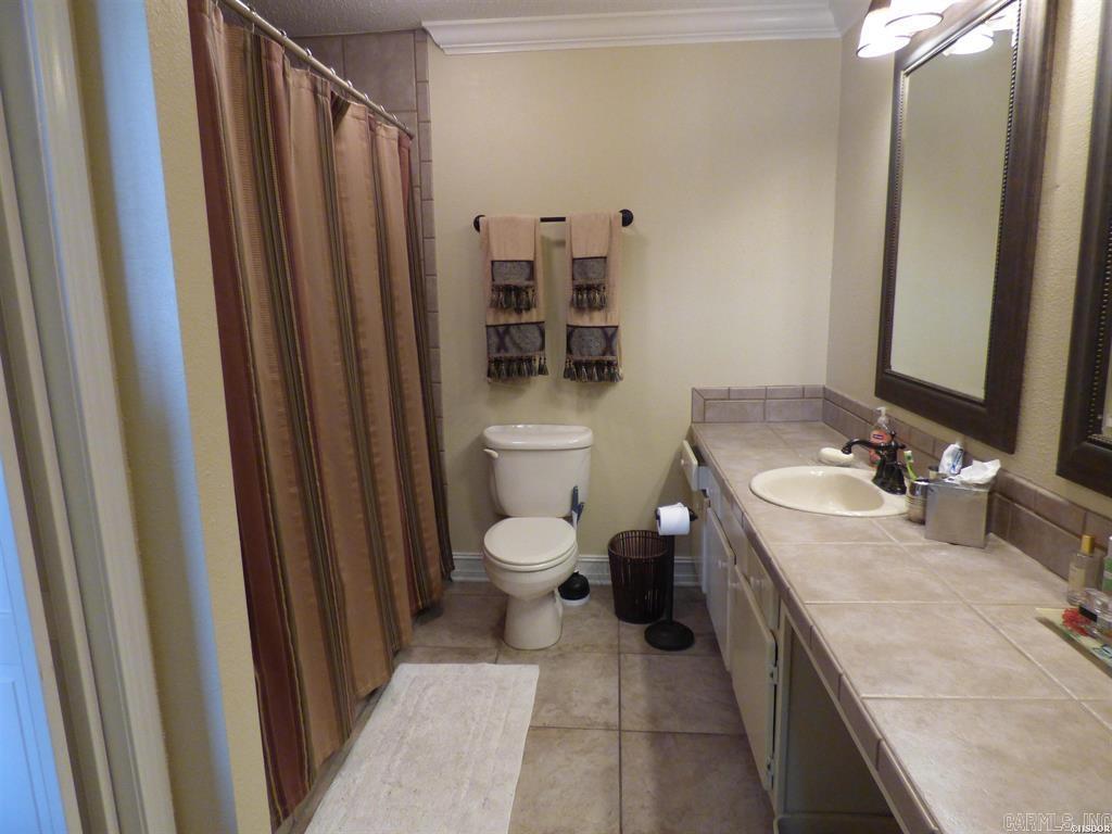 1319 Airport  Hot Springs, AR