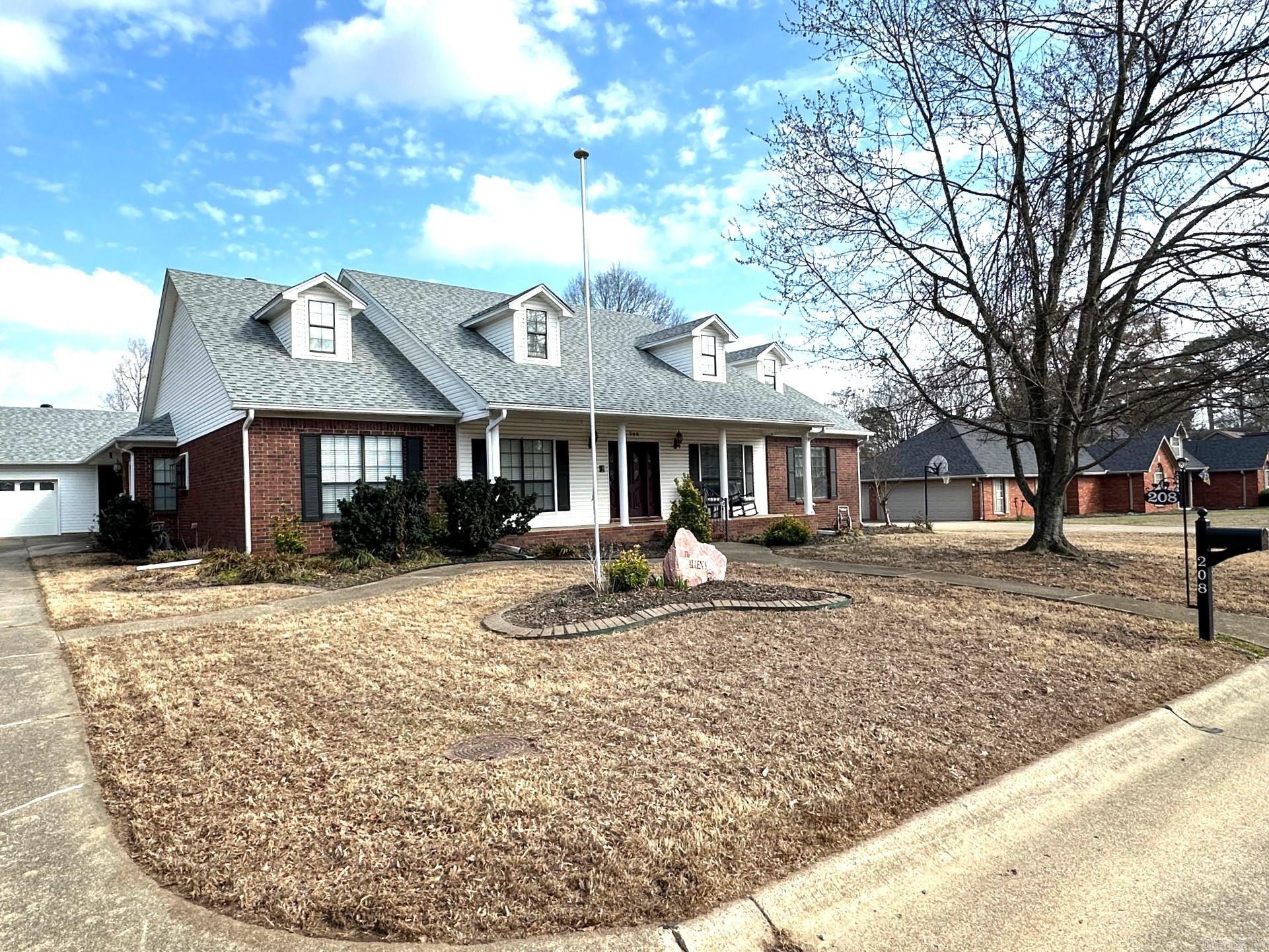 208 Summerfield Dr.  Bryant, AR