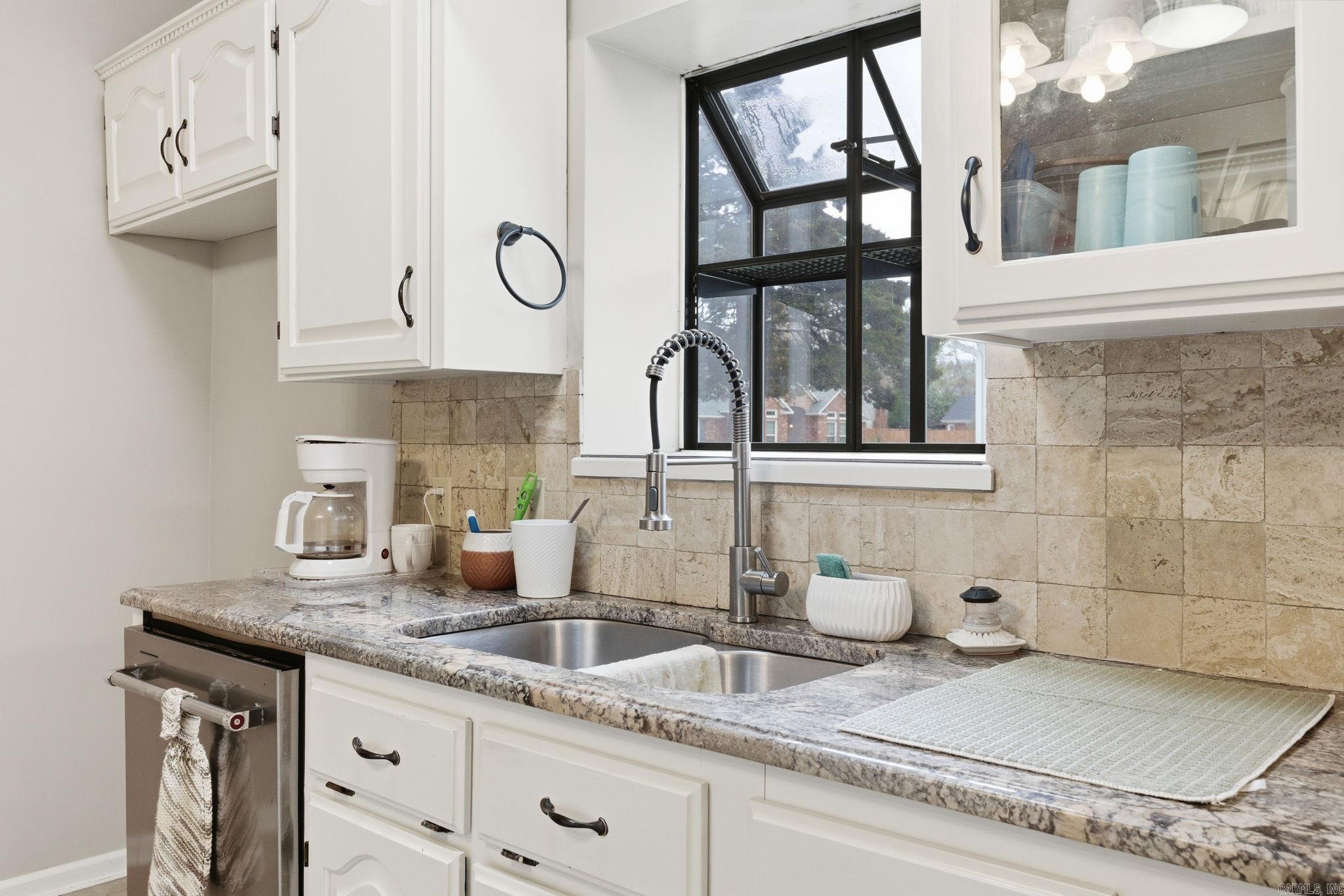 208 Summerfield Dr.  Bryant, AR