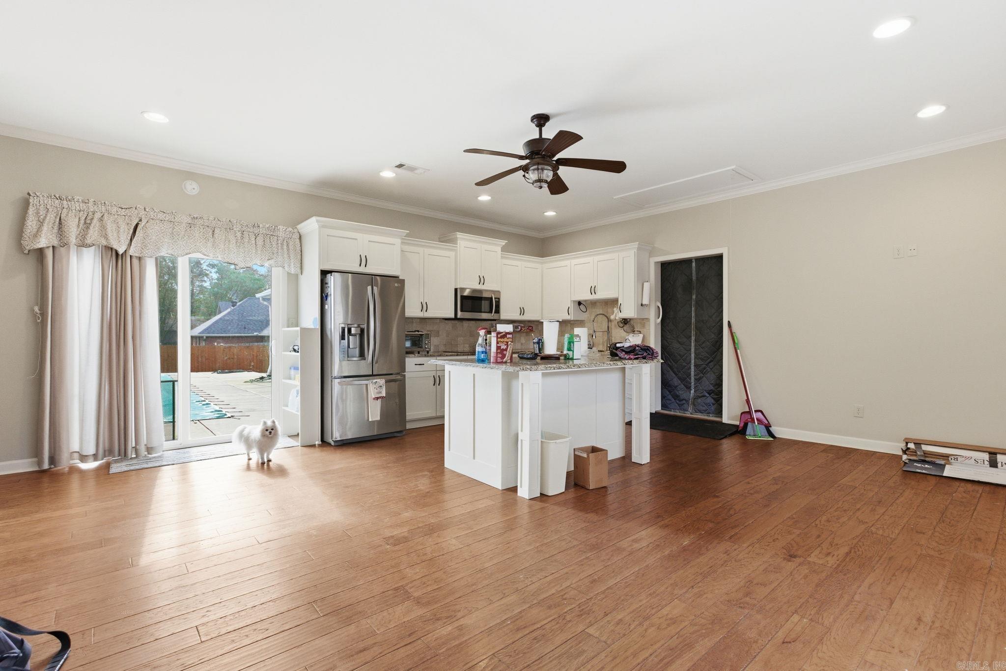 208 Summerfield Dr.  Bryant, AR