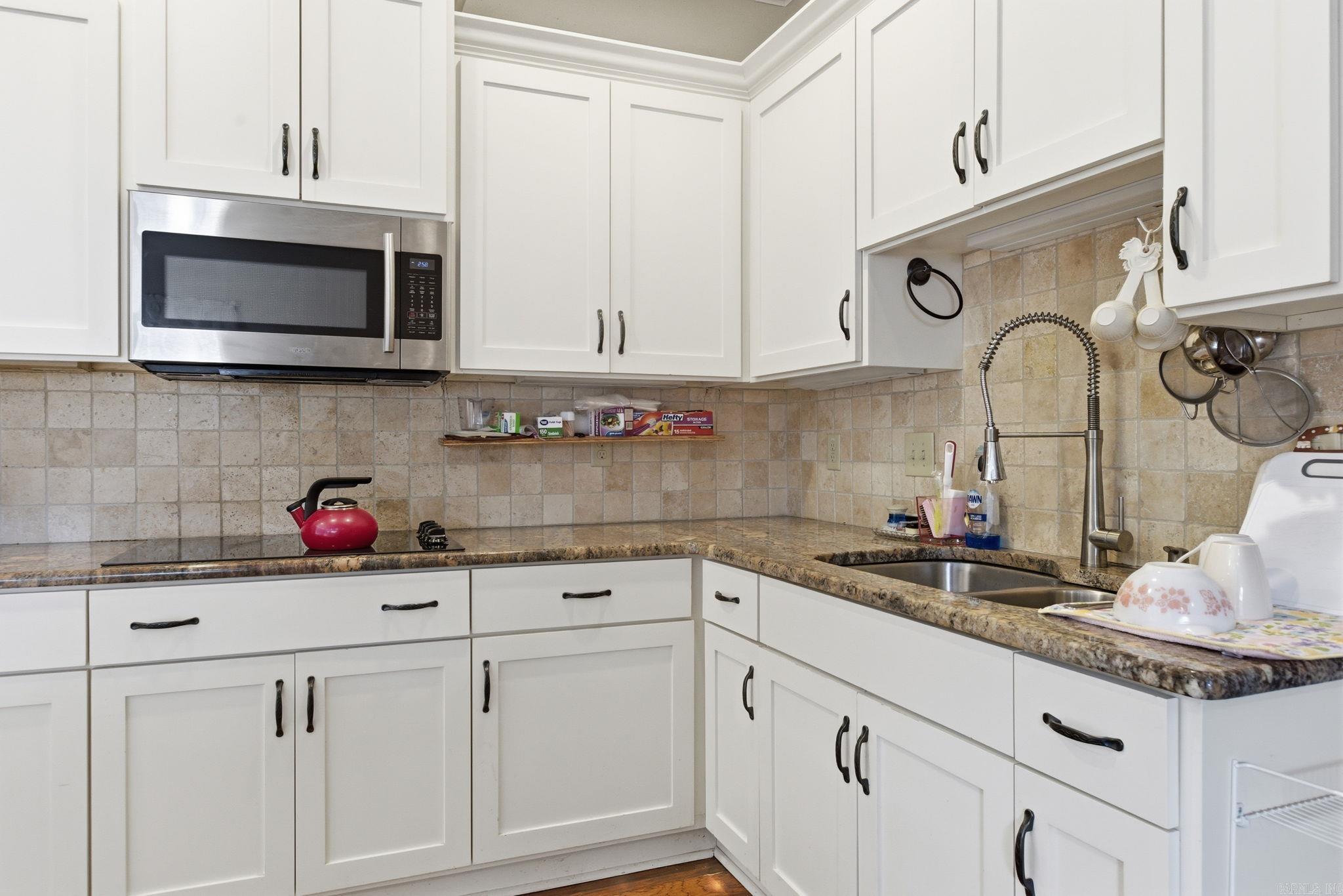 208 Summerfield Dr.  Bryant, AR