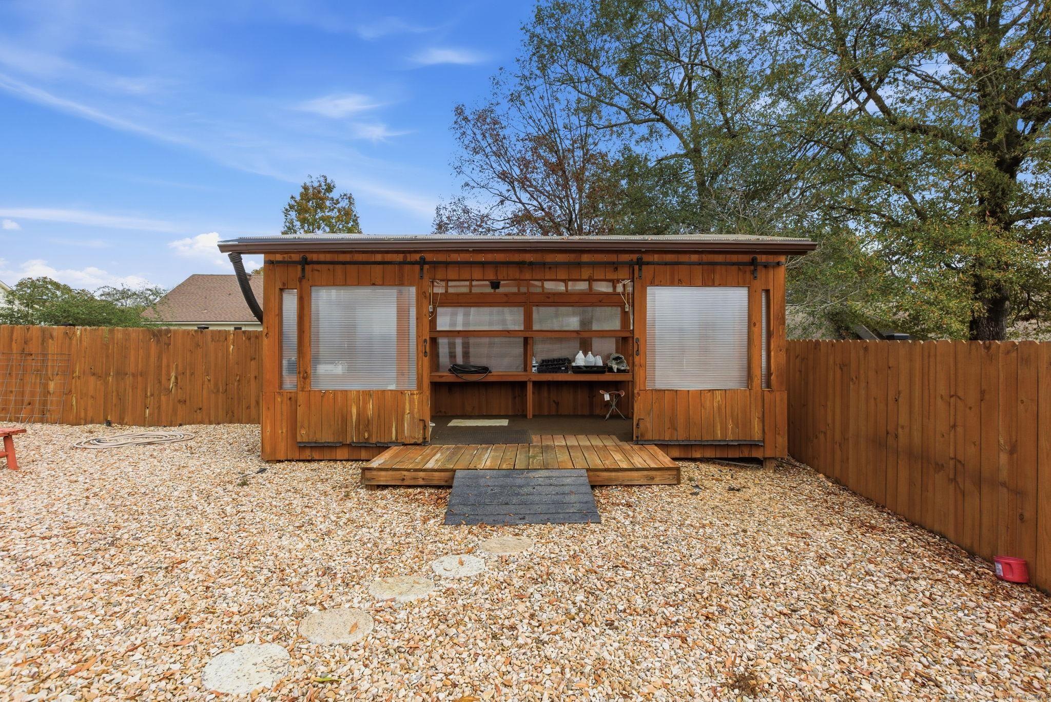 208 Summerfield Dr.  Bryant, AR