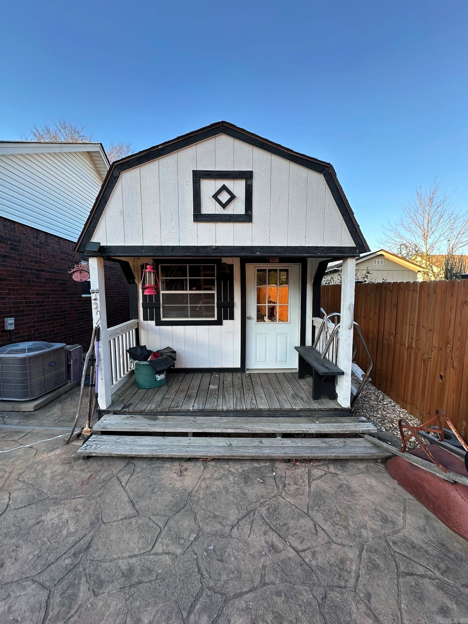 208 Summerfield Dr.  Bryant, AR