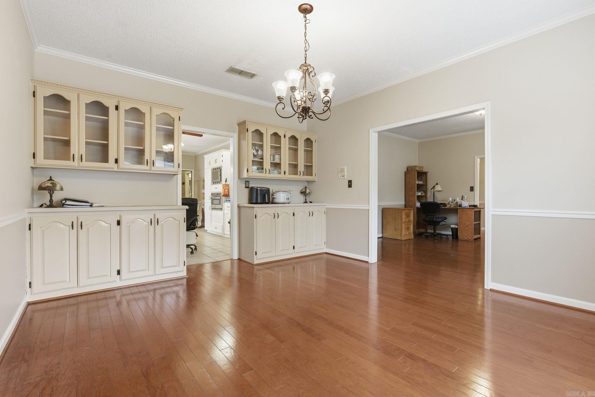 208 Summerfield Dr.  Bryant, AR