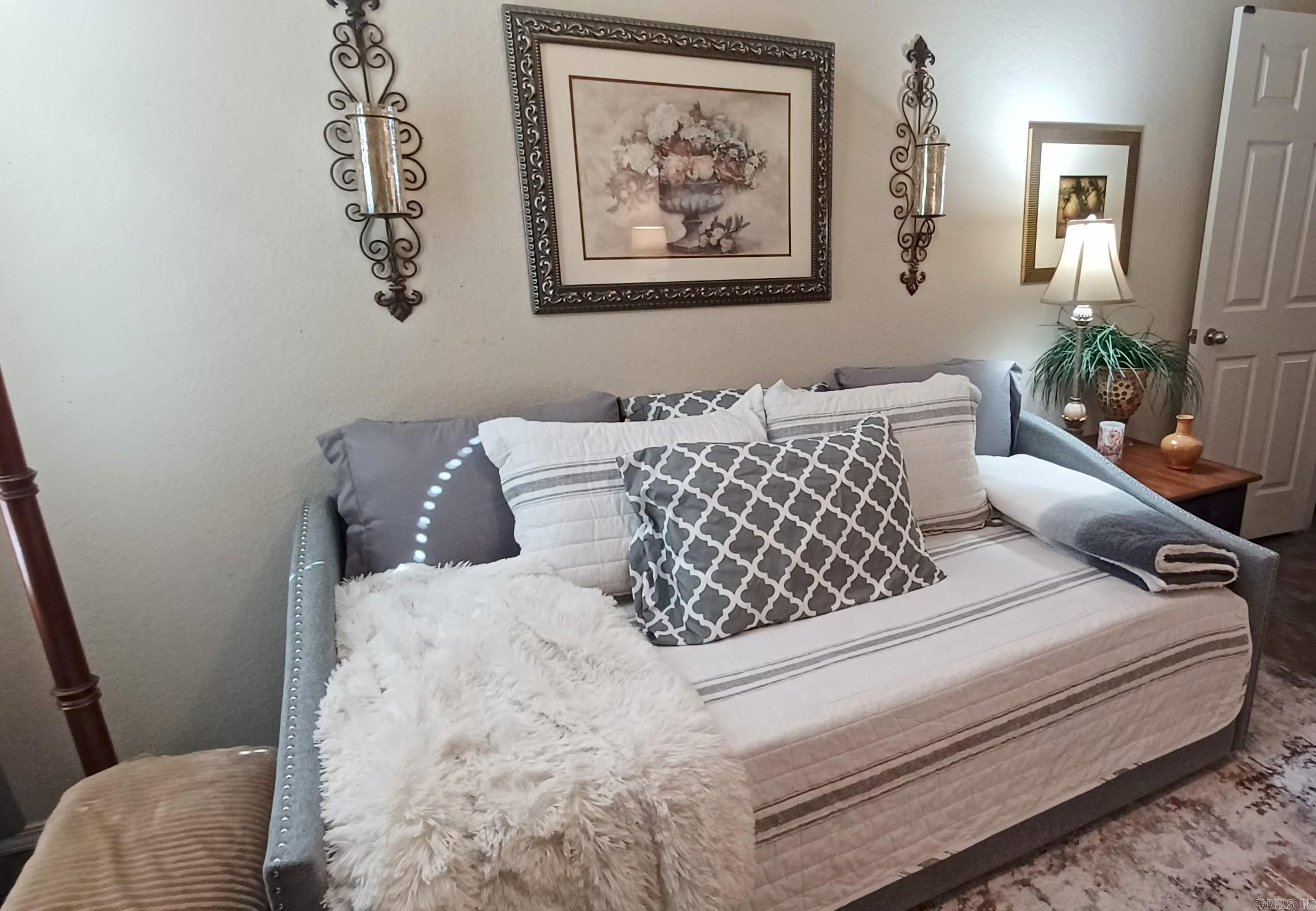 5425 Pin Oak  North Little Rock, AR