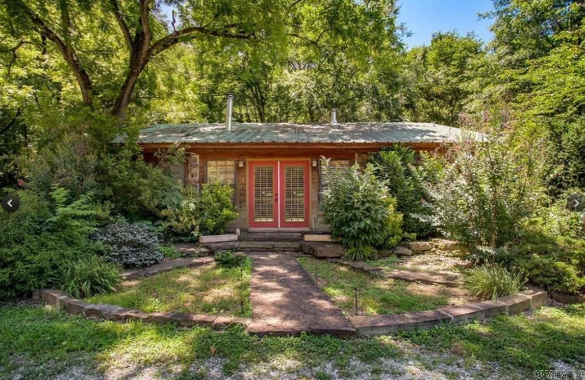 10836 Bray  Elkins, AR