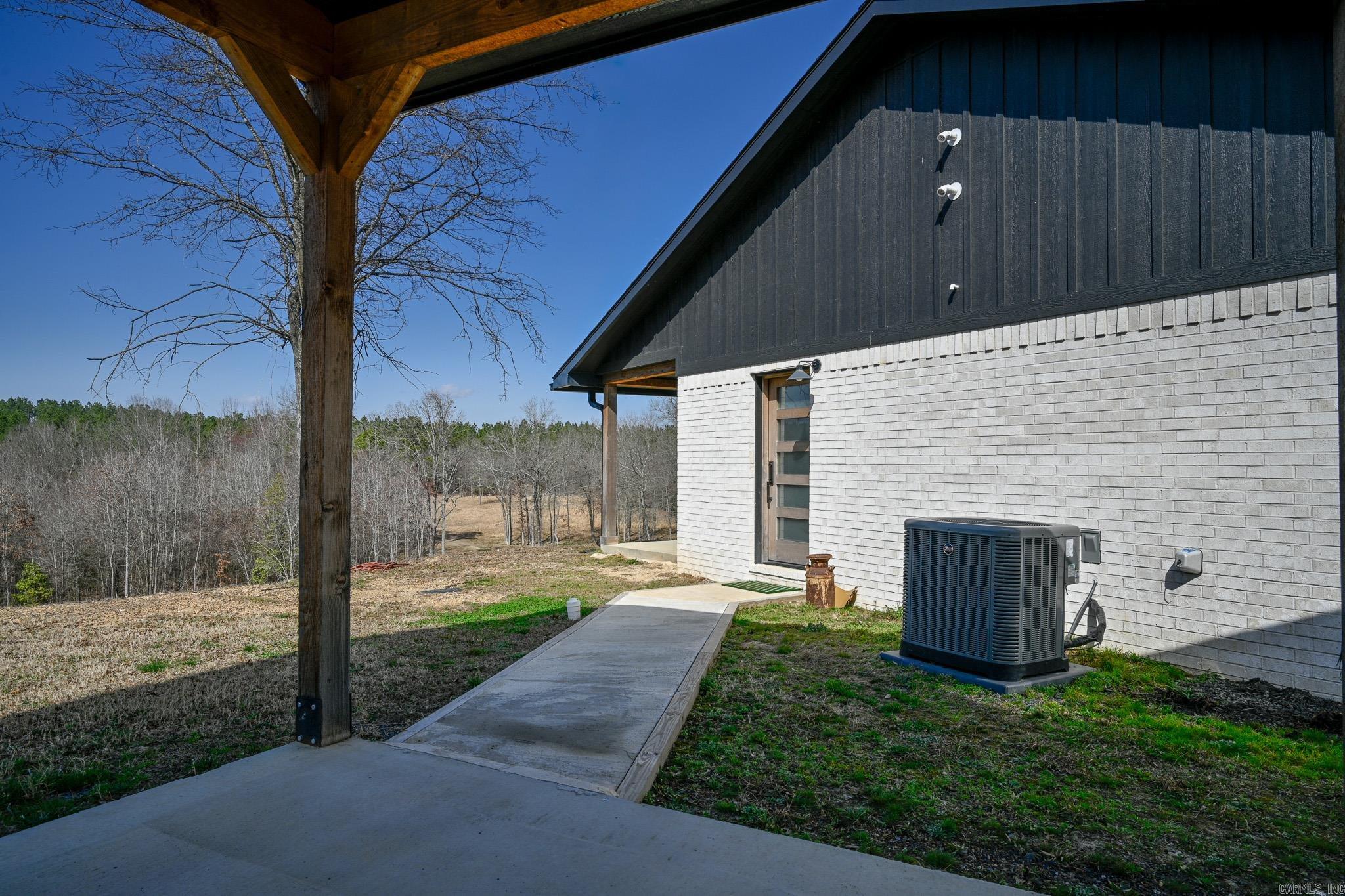 180 Polk Road 17  Cove, AR