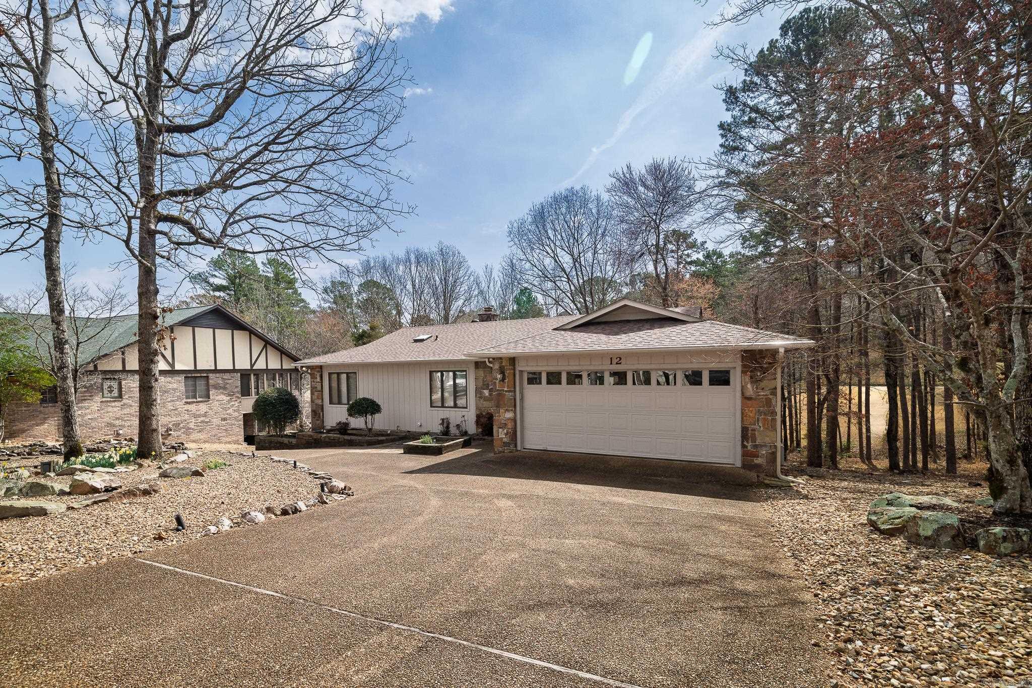 12 almendra lane  Hot Springs Village, AR