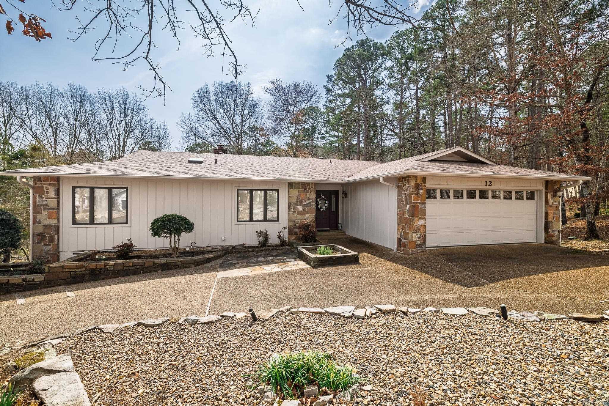 12 almendra lane  Hot Springs Village, AR