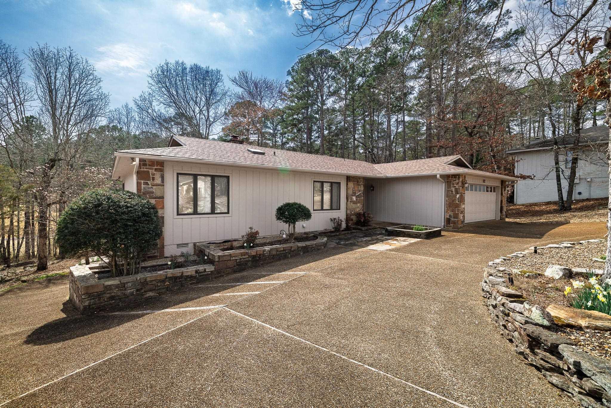 12 almendra lane  Hot Springs Village, AR