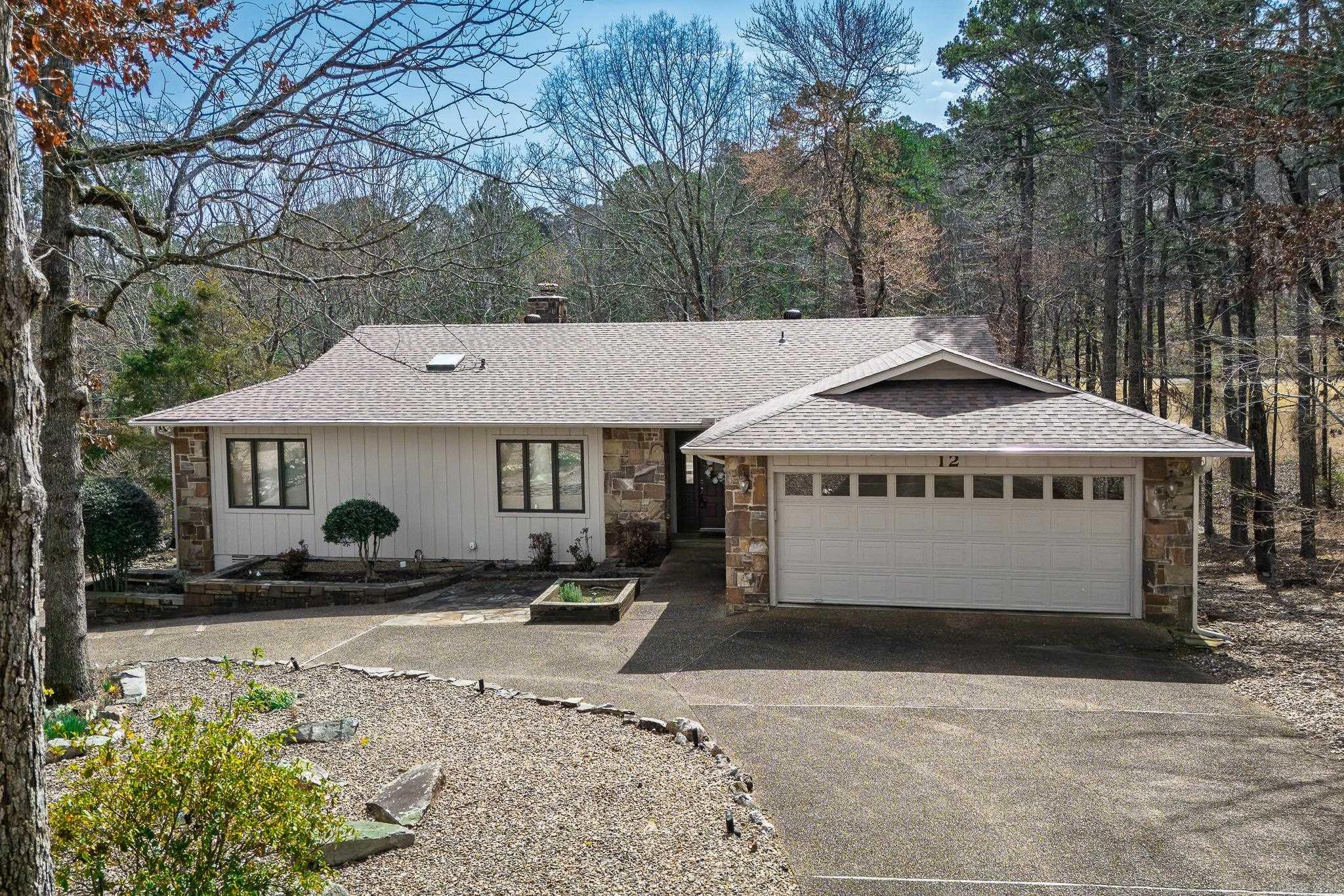 12 almendra lane  Hot Springs Village, AR