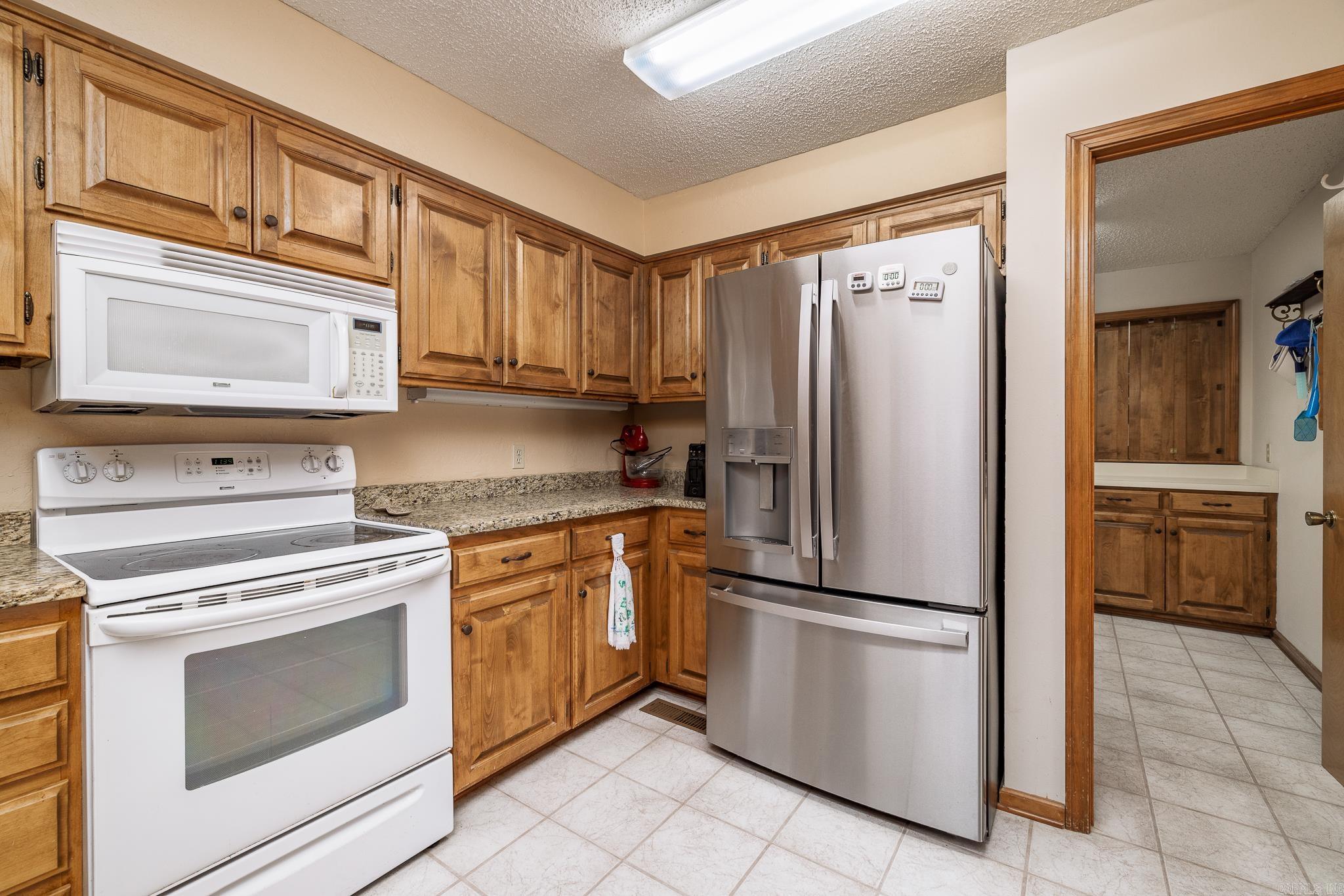 12 almendra lane  Hot Springs Village, AR