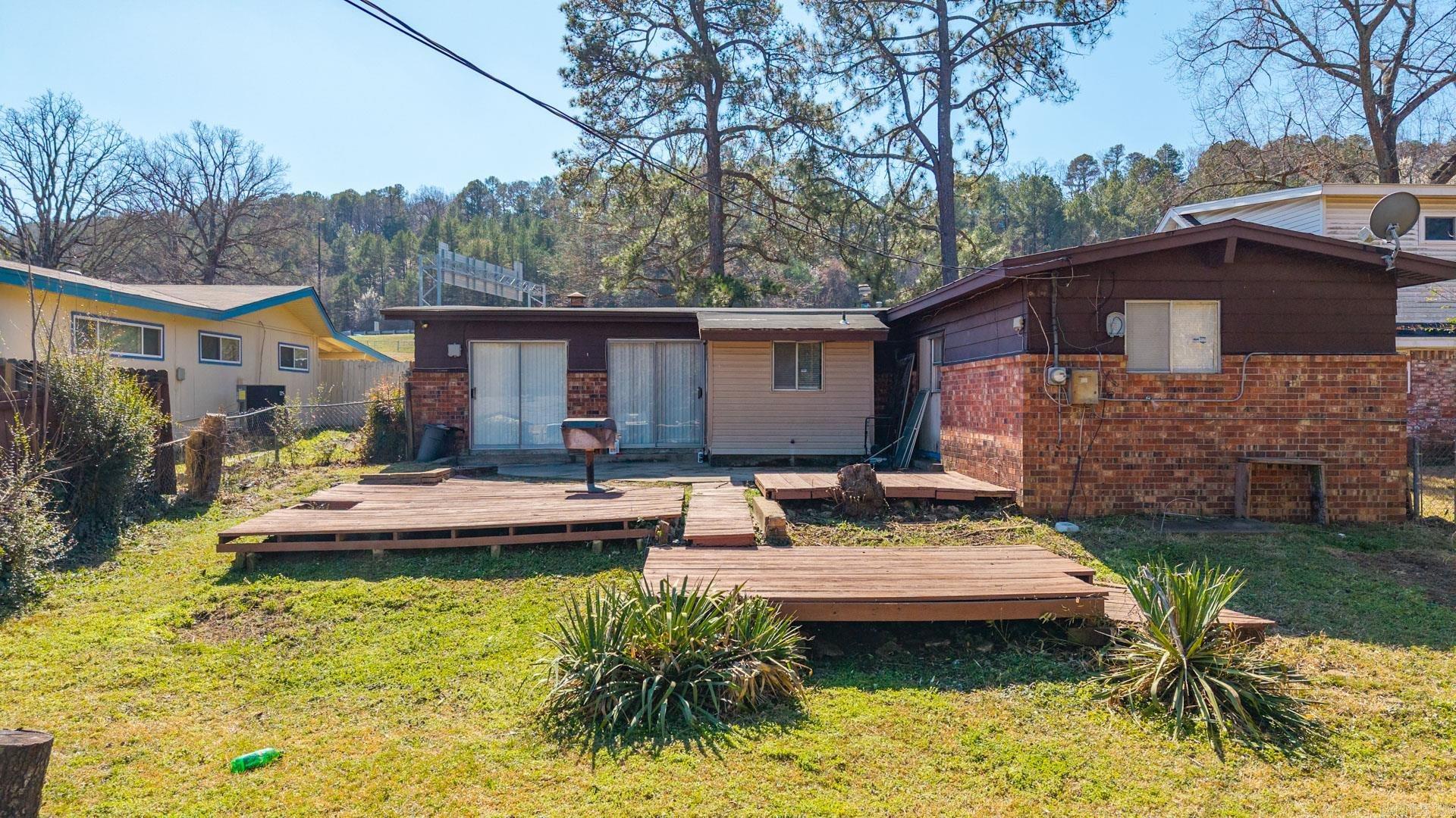 9304 6th  Little Rock, AR