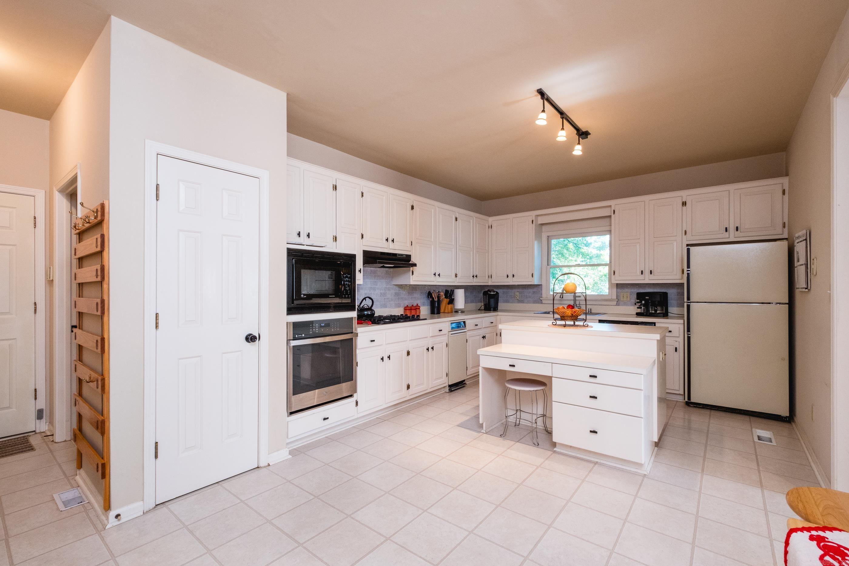 10 Cedar Branch  Little Rock, AR