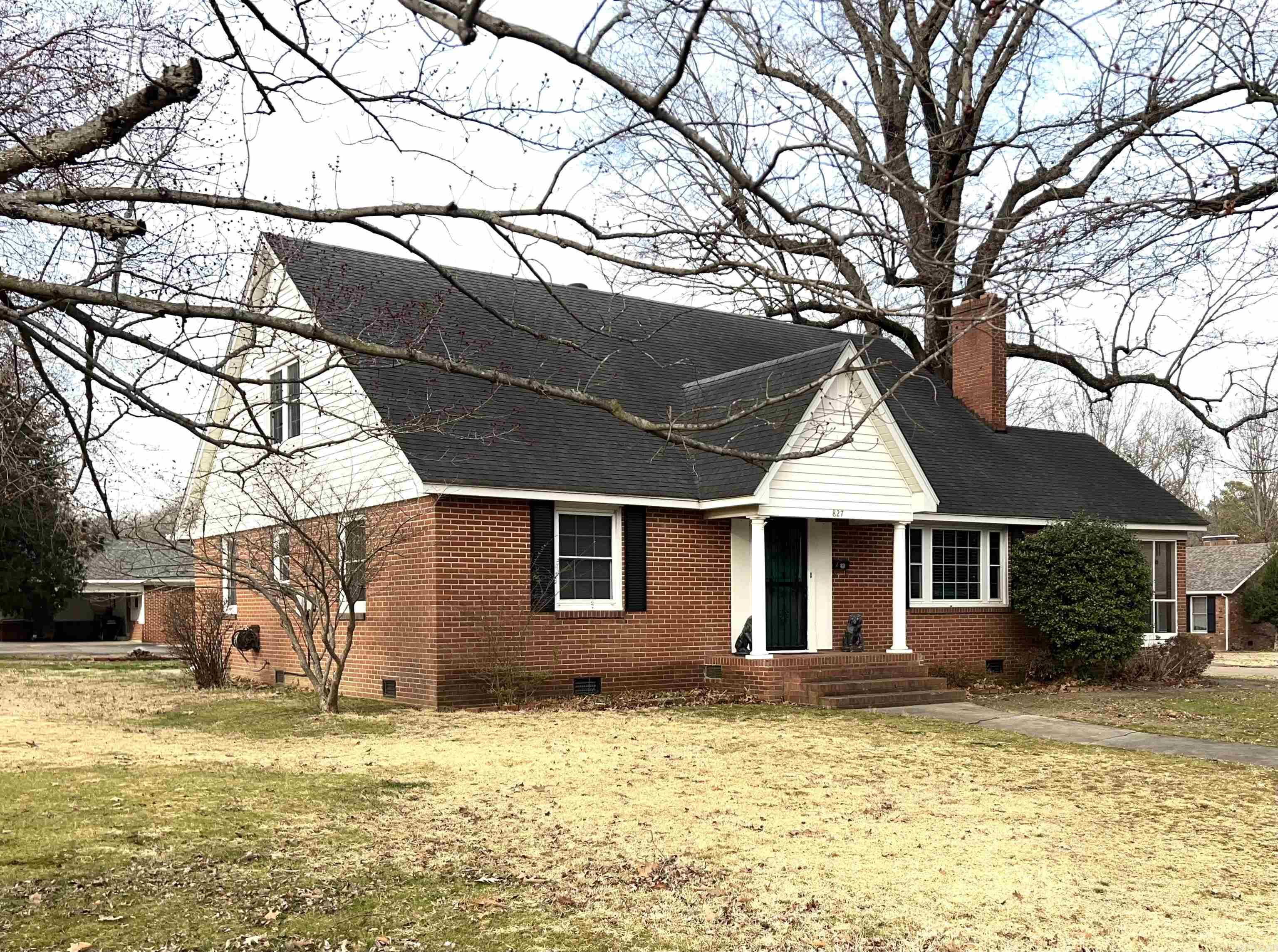 827 W Main  Piggott, AR