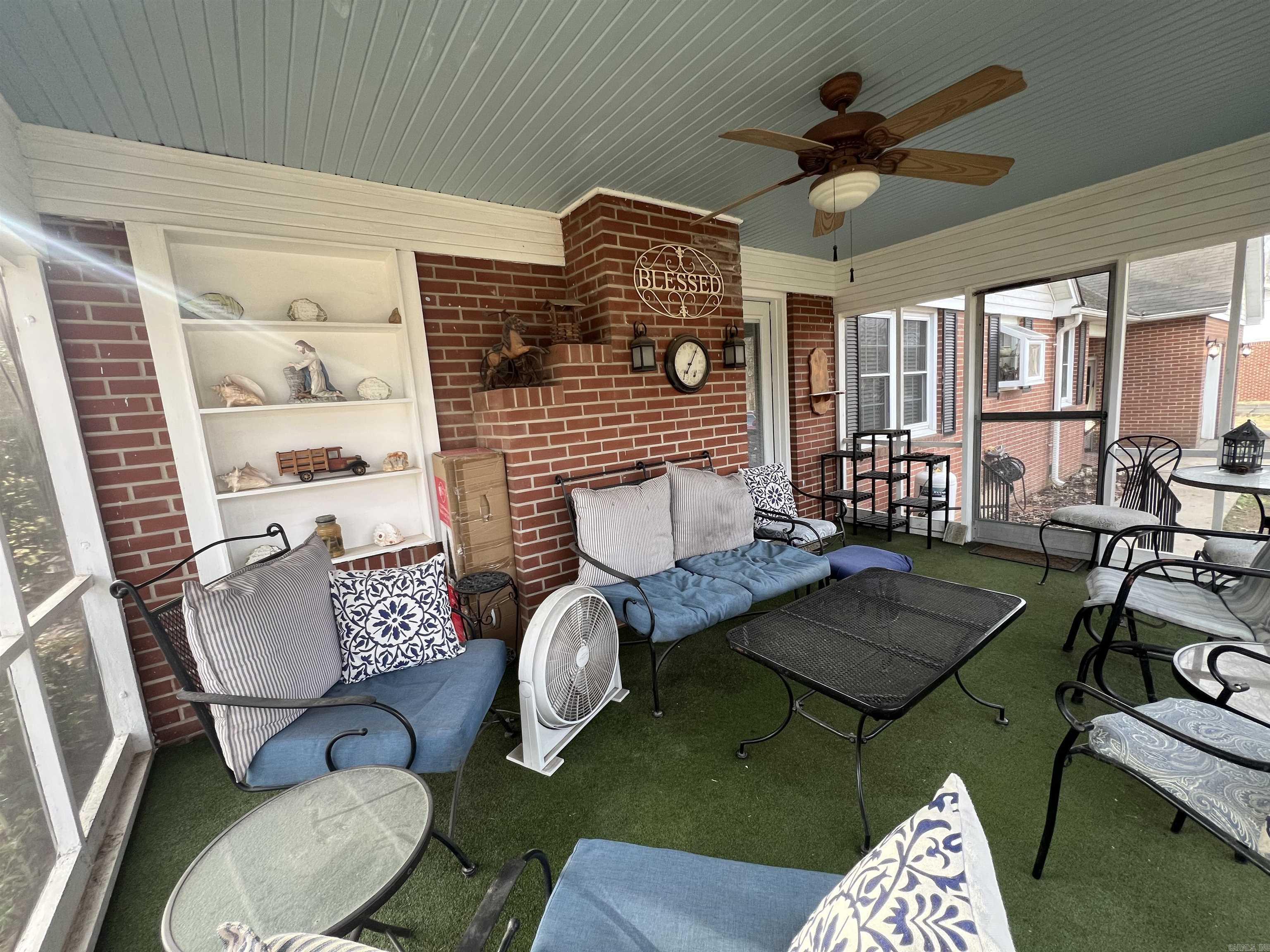 827 W Main  Piggott, AR