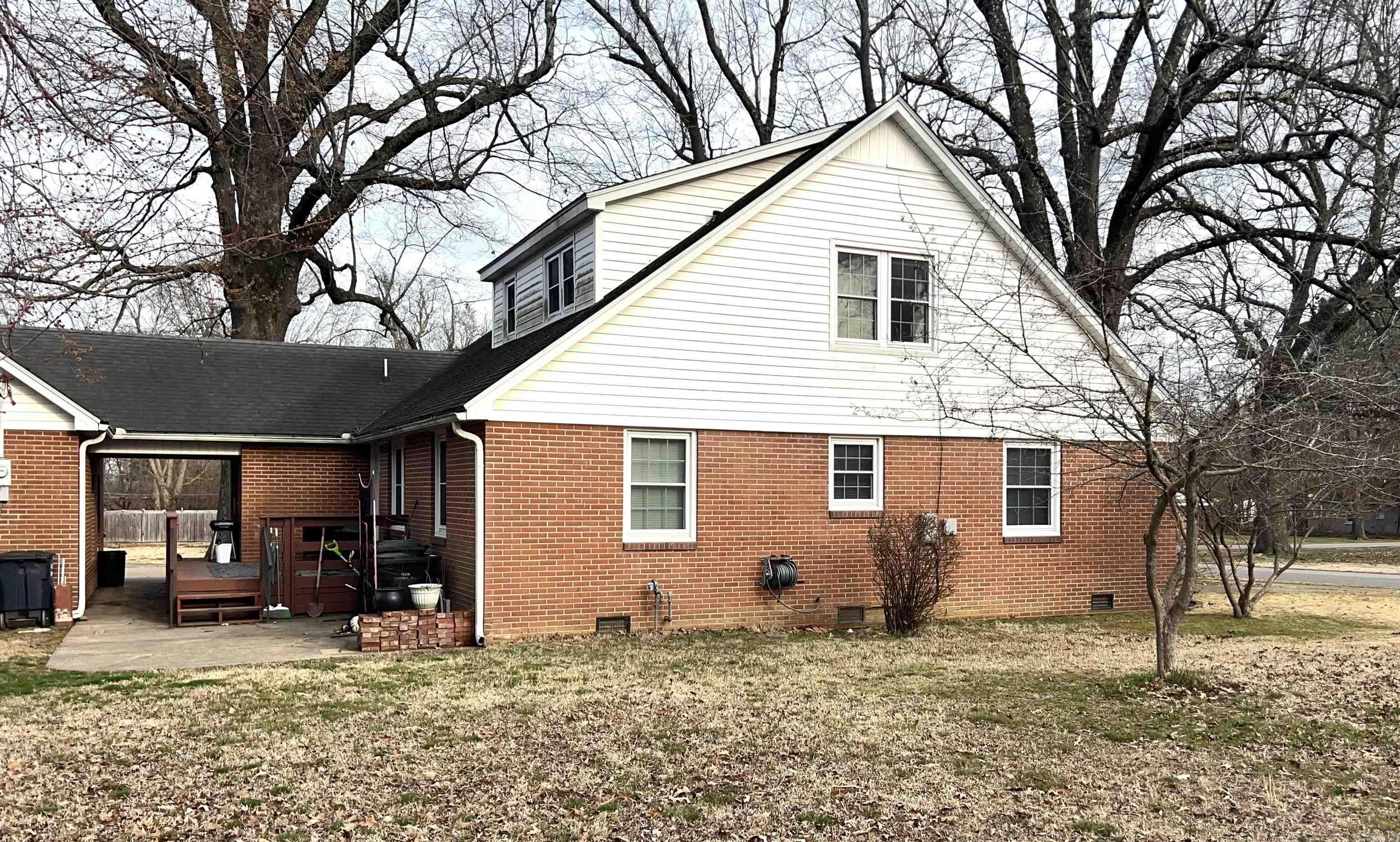 827 W Main  Piggott, AR