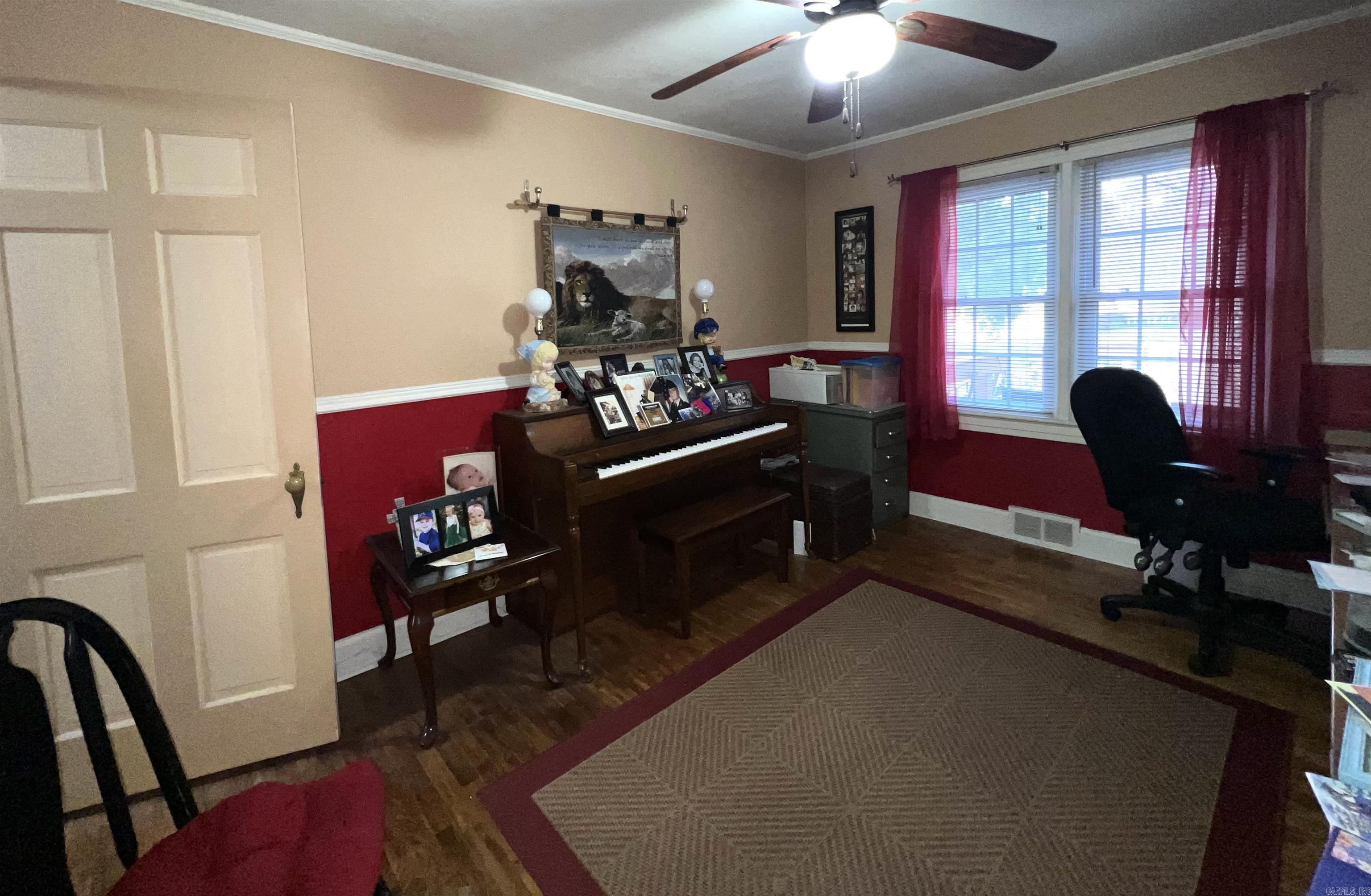 827 W Main  Piggott, AR