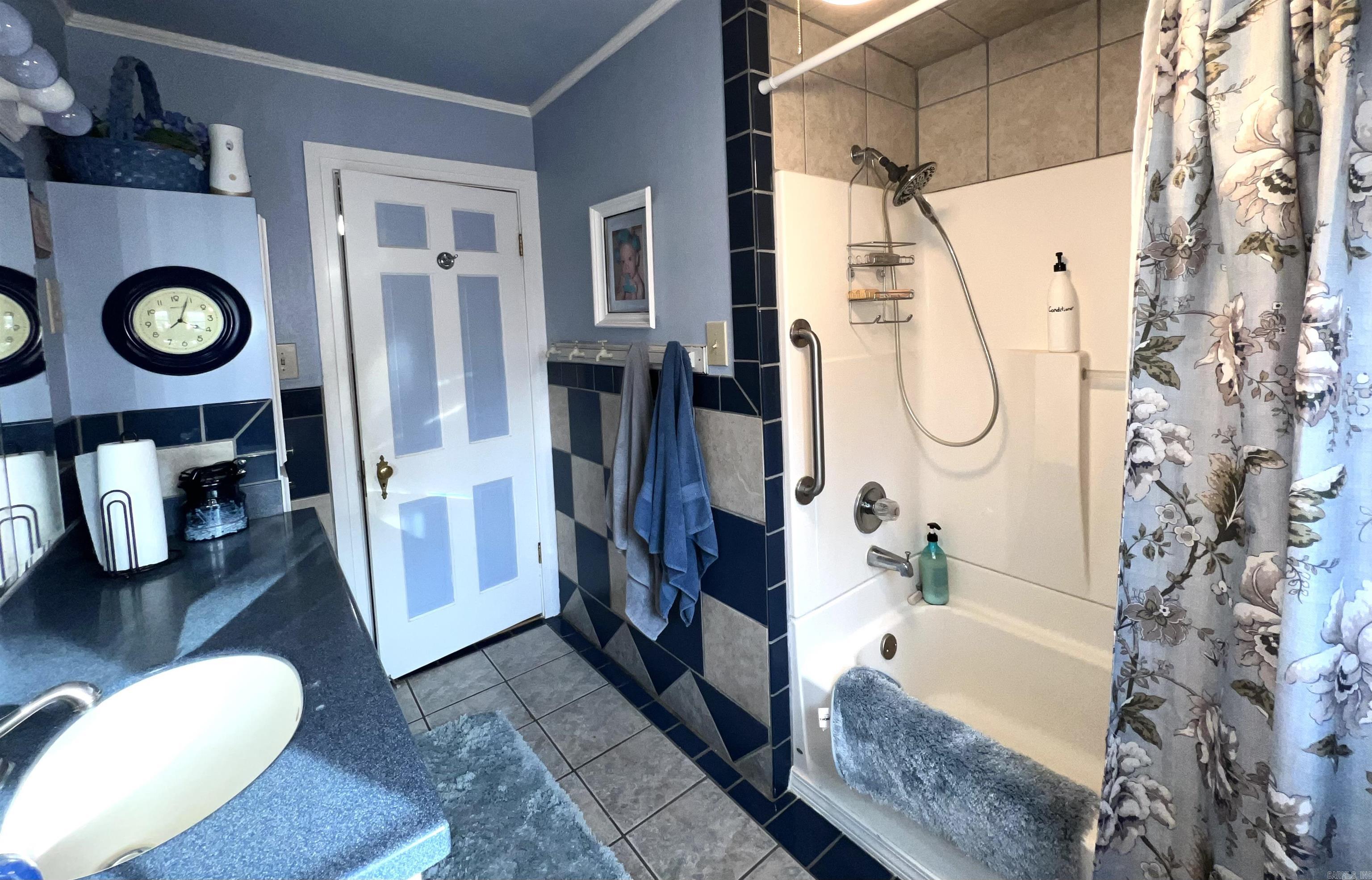 827 W Main  Piggott, AR