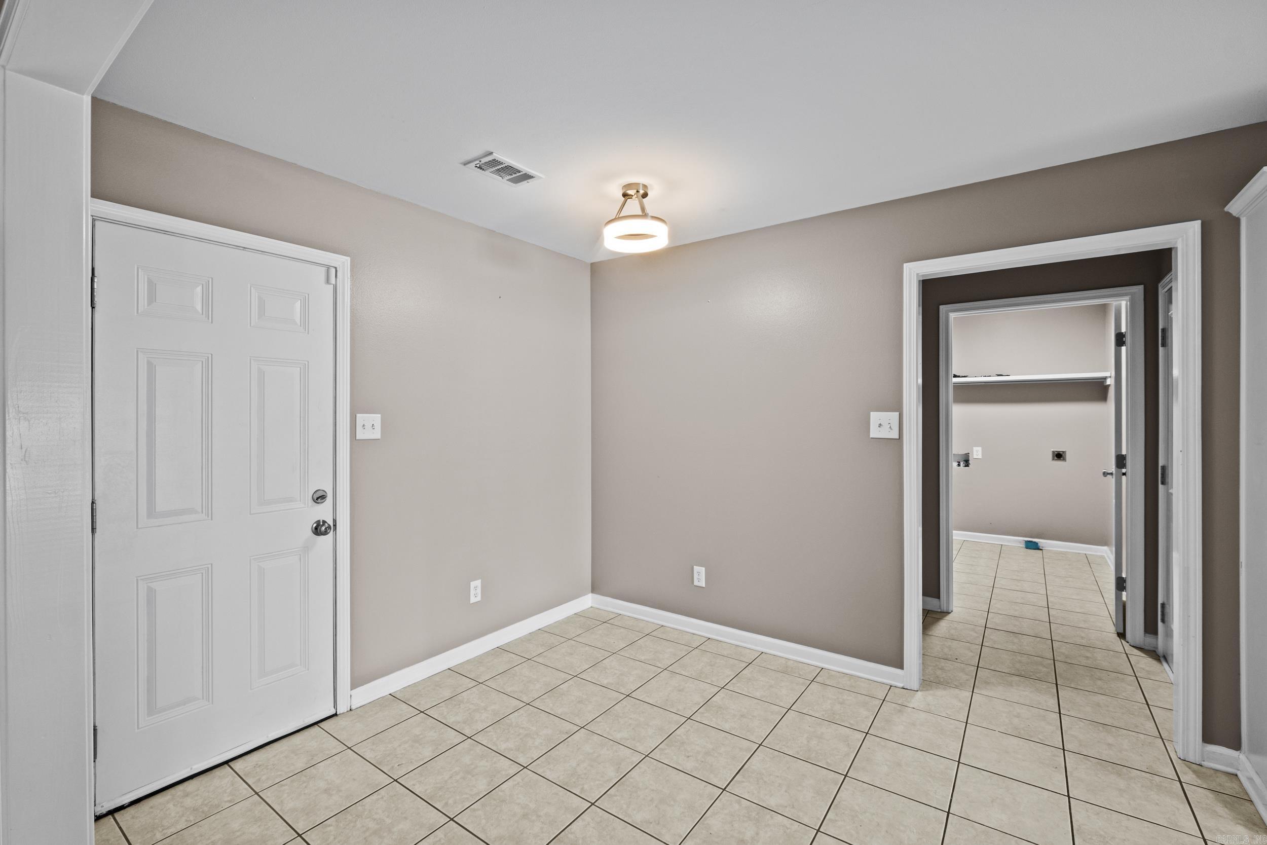 990 Jamestown Circle Jacksonville, AR 72076