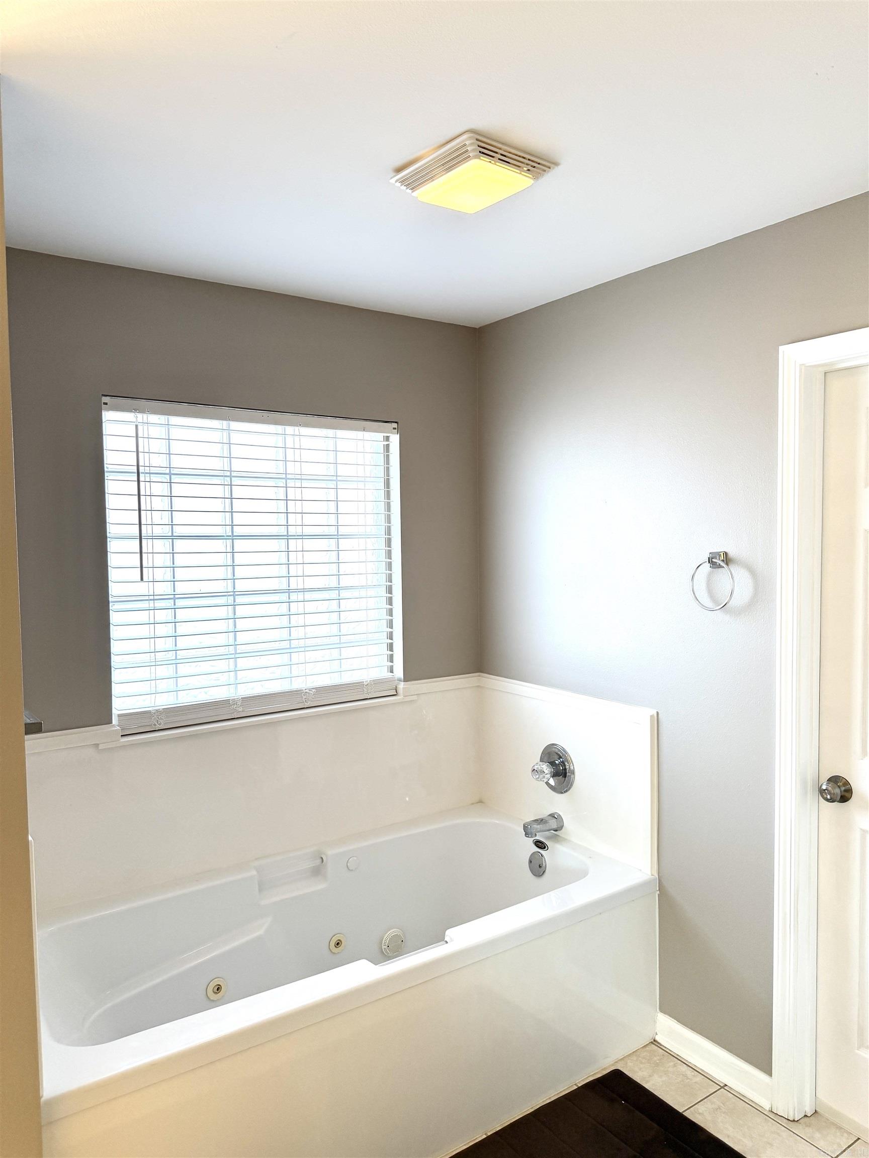 990 Jamestown Circle Jacksonville, AR 72076