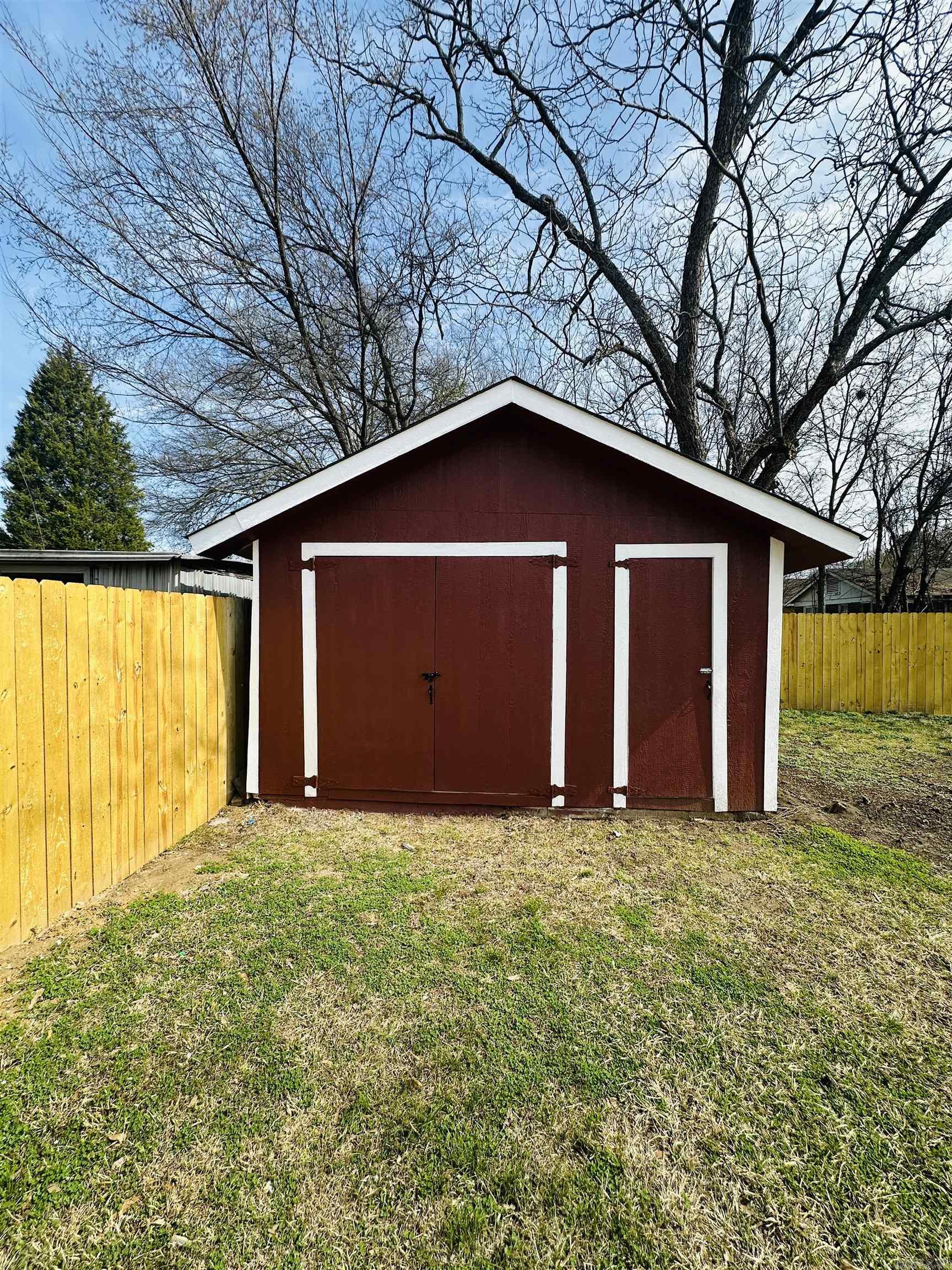 404 McHenry  Malvern, AR