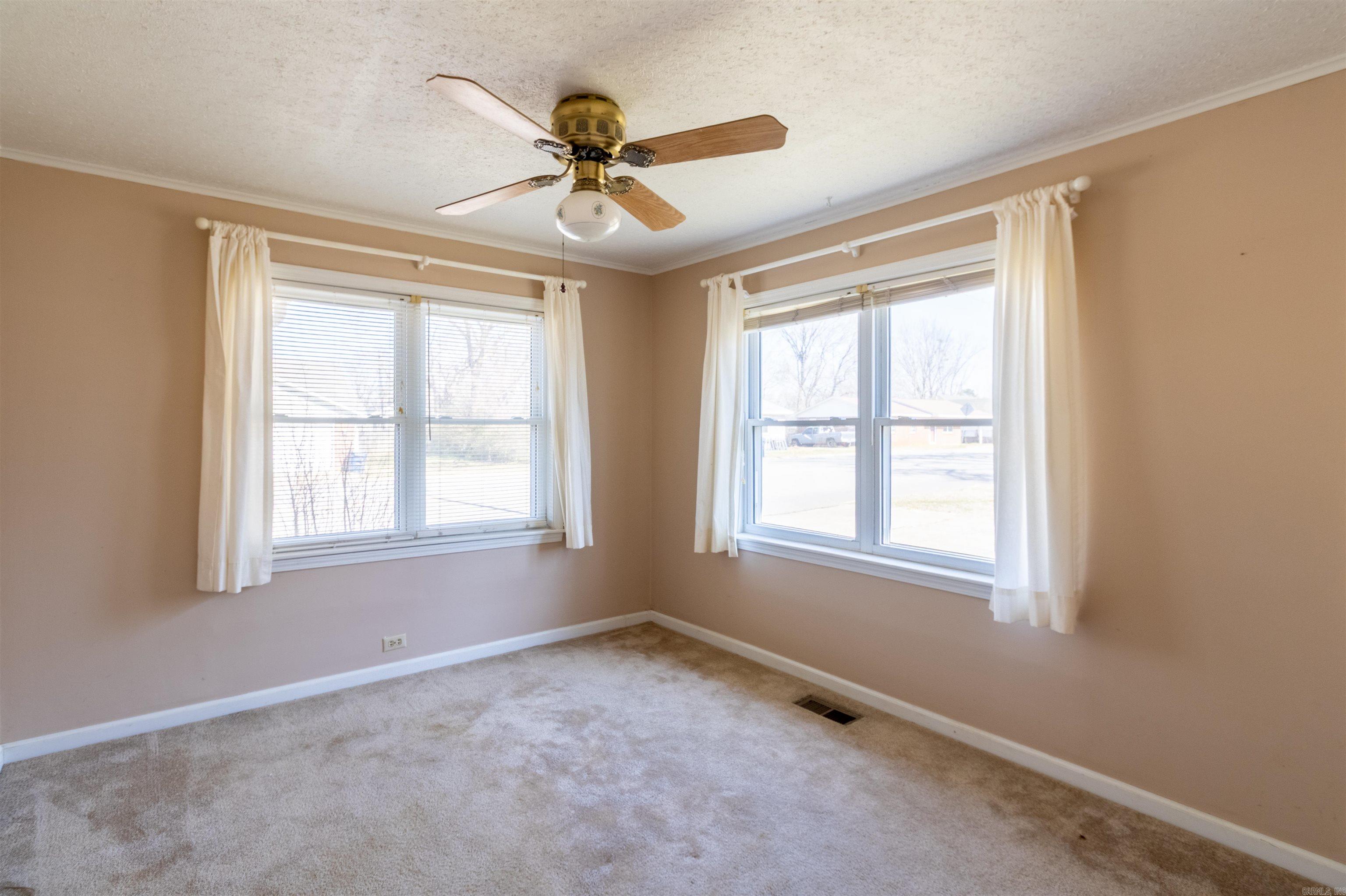 1711 W Cline St  Clarksville, AR