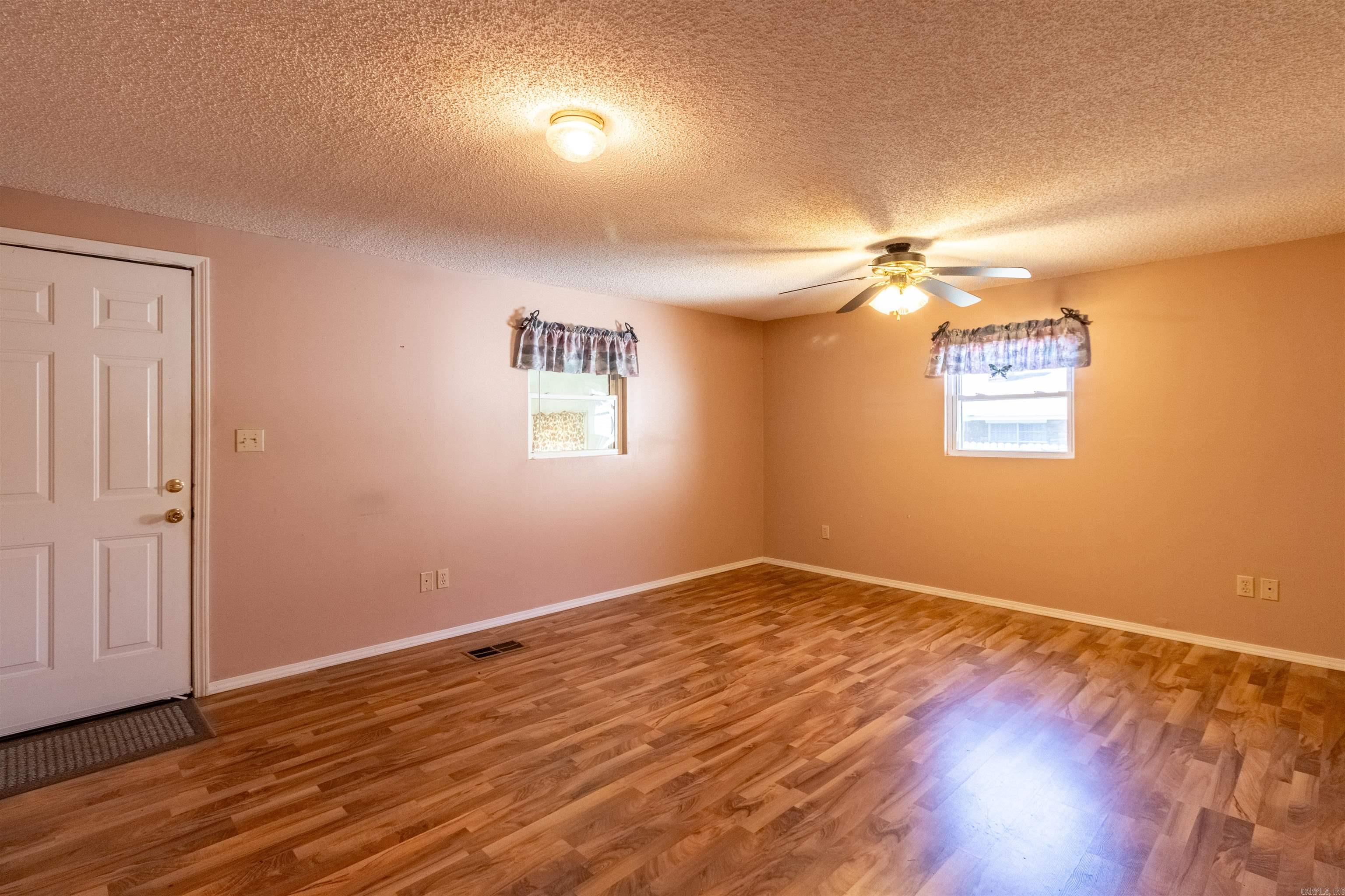 1711 W Cline St  Clarksville, AR