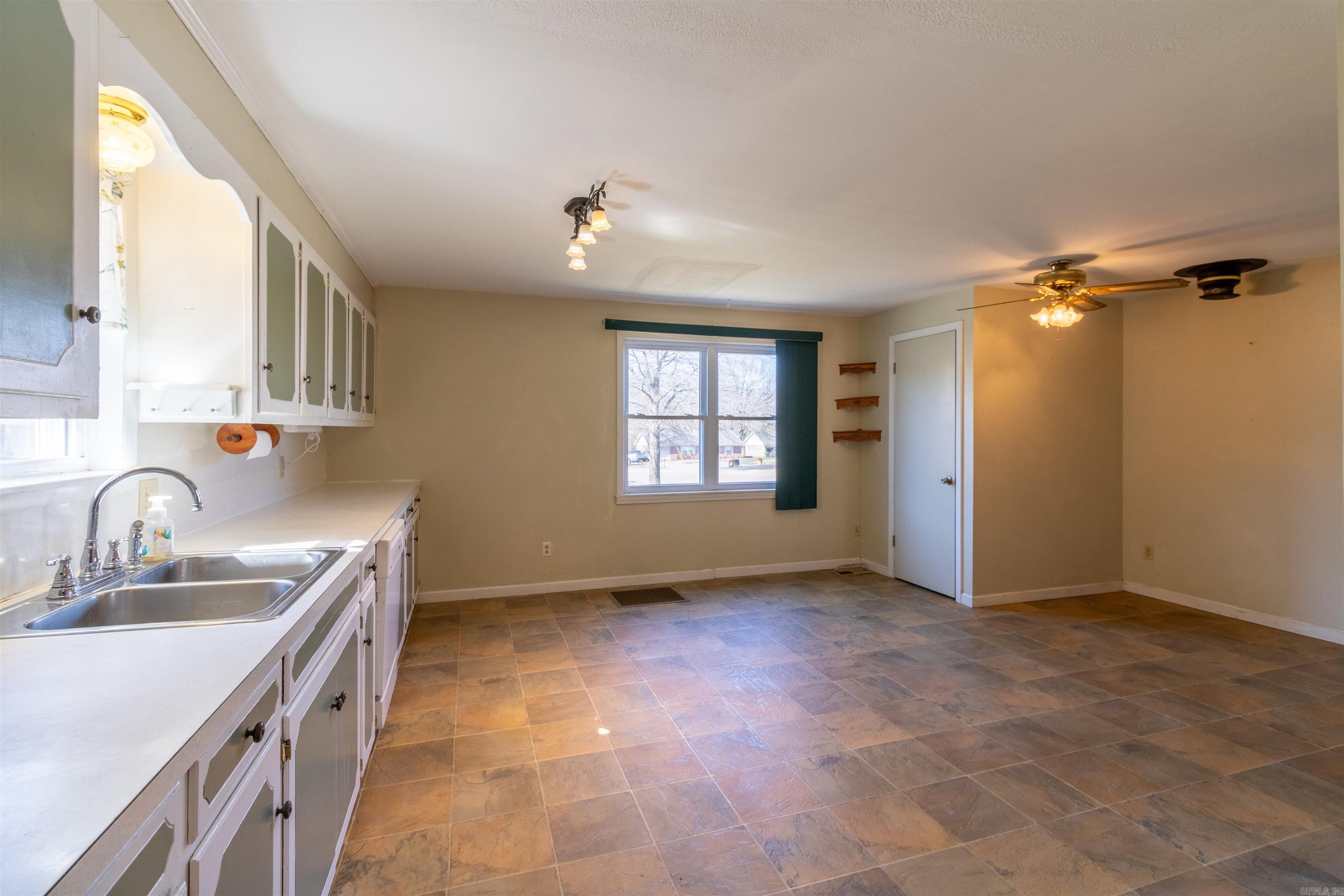 1711 W Cline St  Clarksville, AR