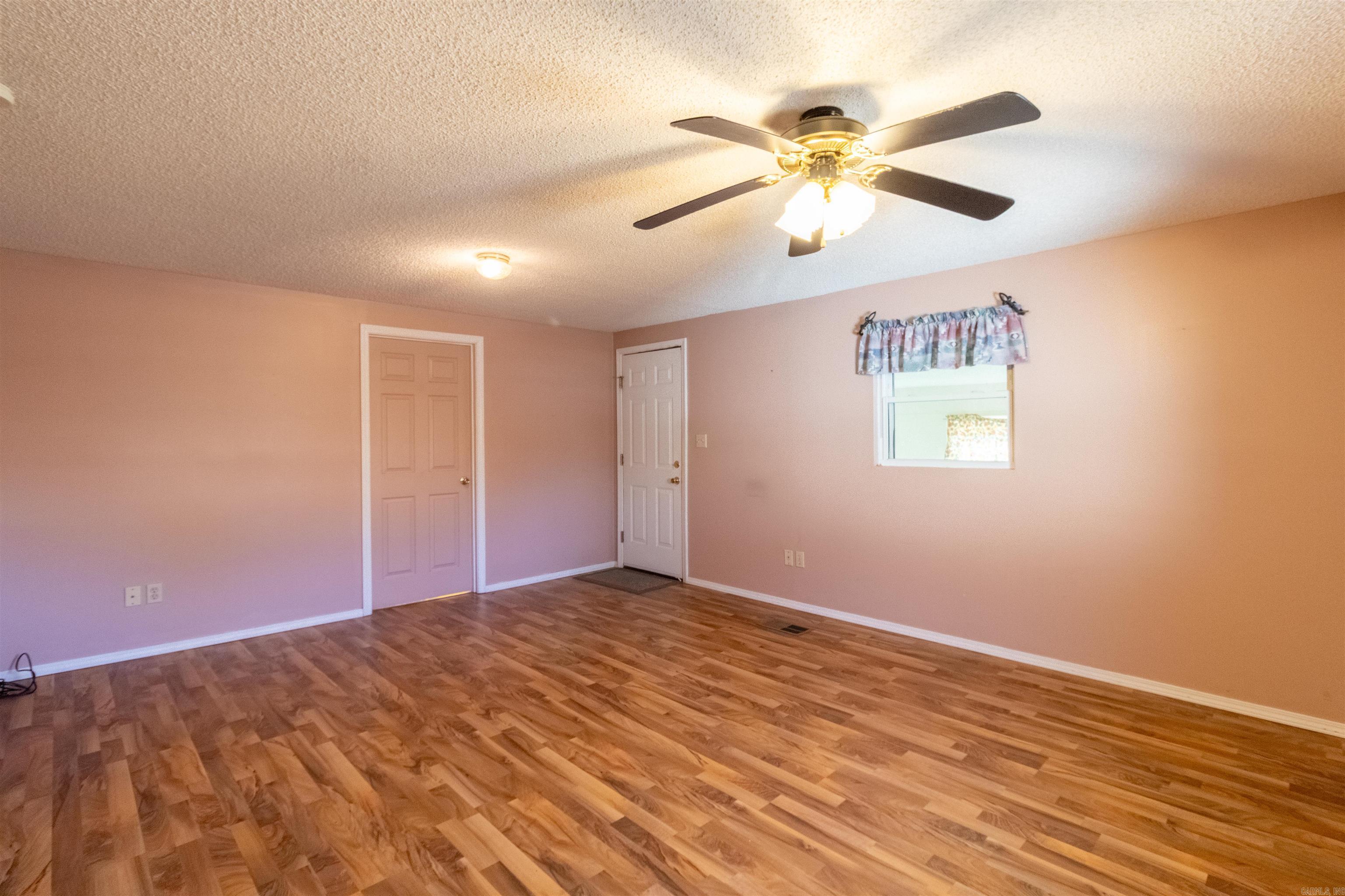 1711 W Cline St  Clarksville, AR