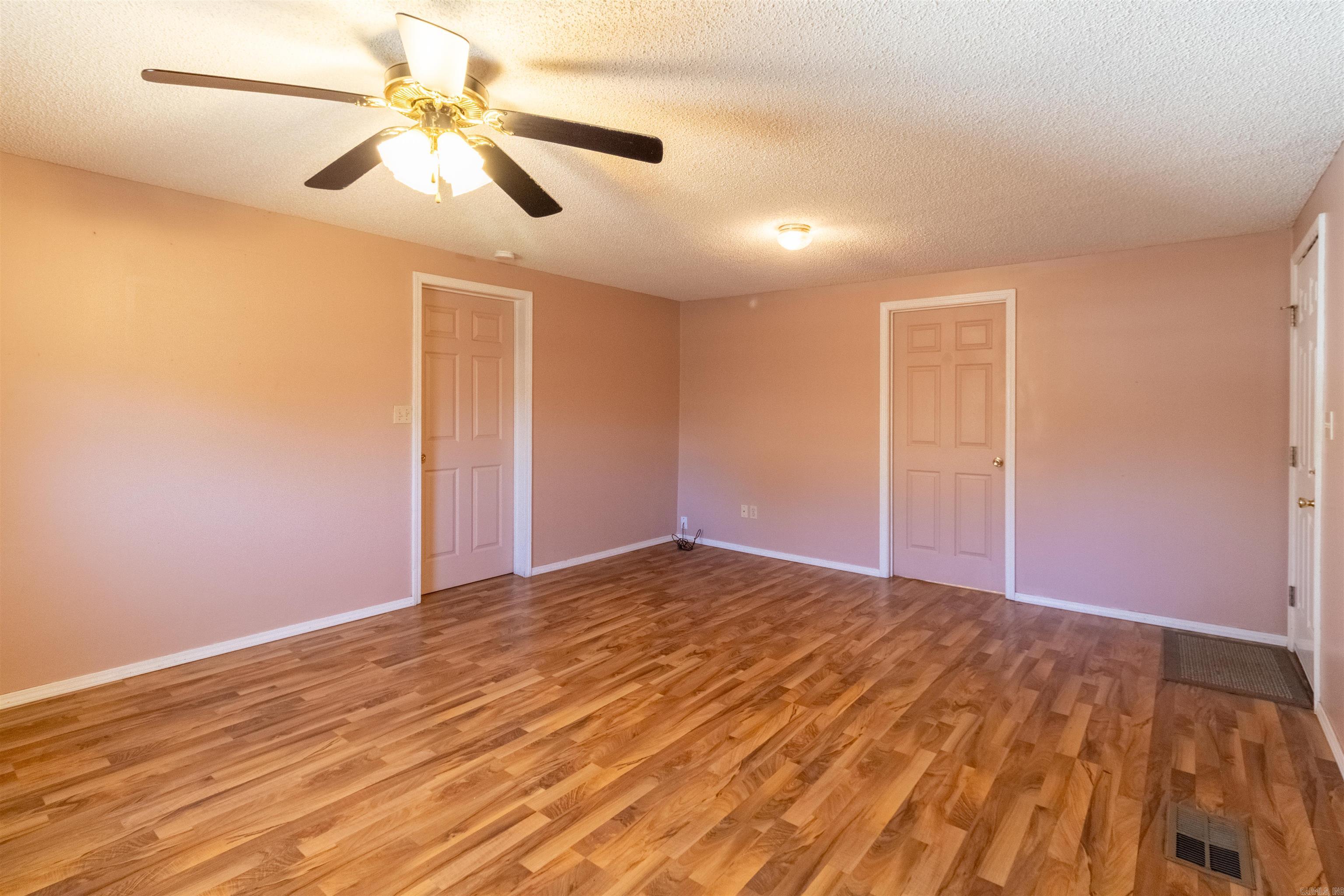 1711 W Cline St  Clarksville, AR