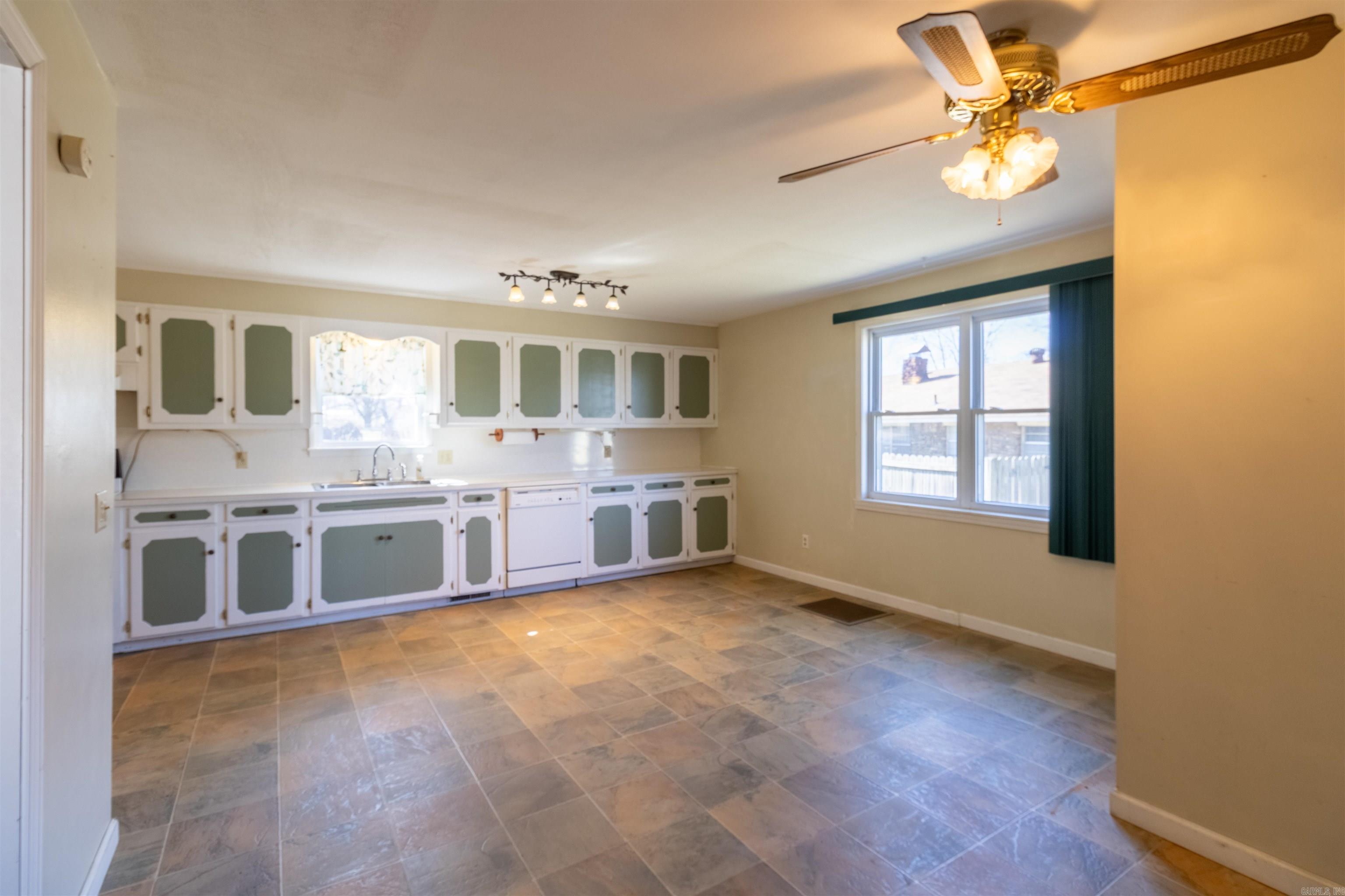 1711 W Cline St  Clarksville, AR