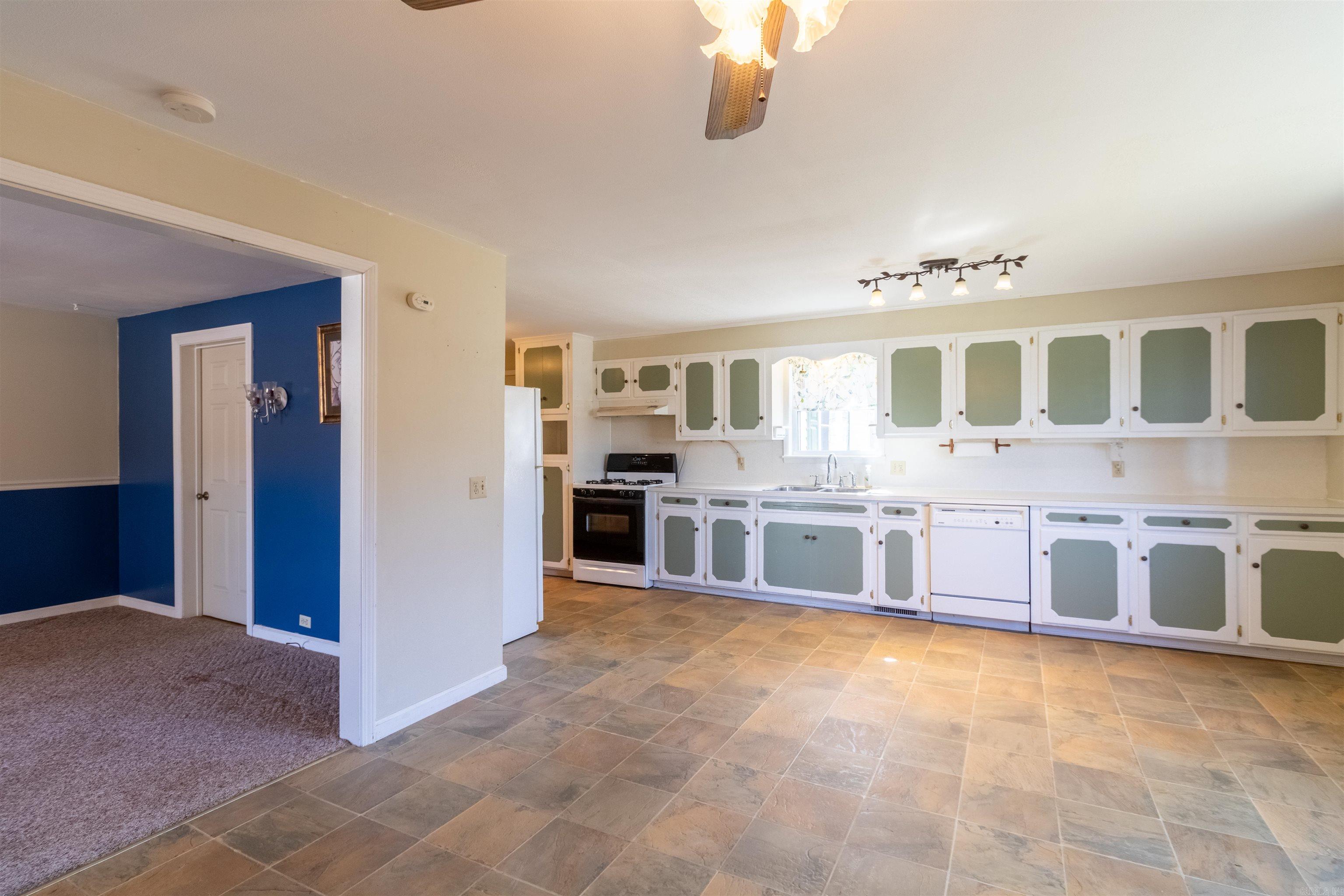 1711 W Cline St  Clarksville, AR