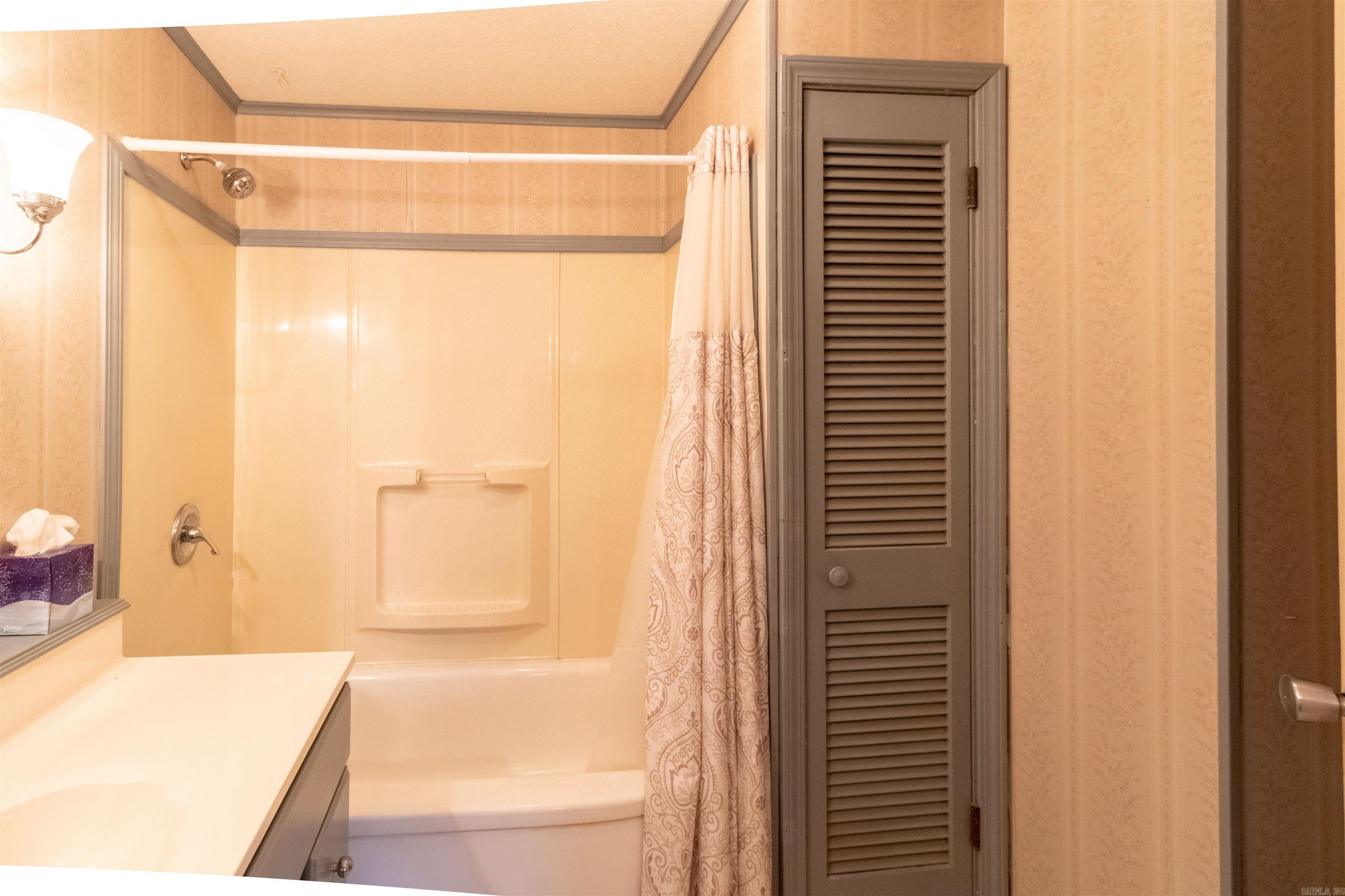 1711 W Cline St  Clarksville, AR