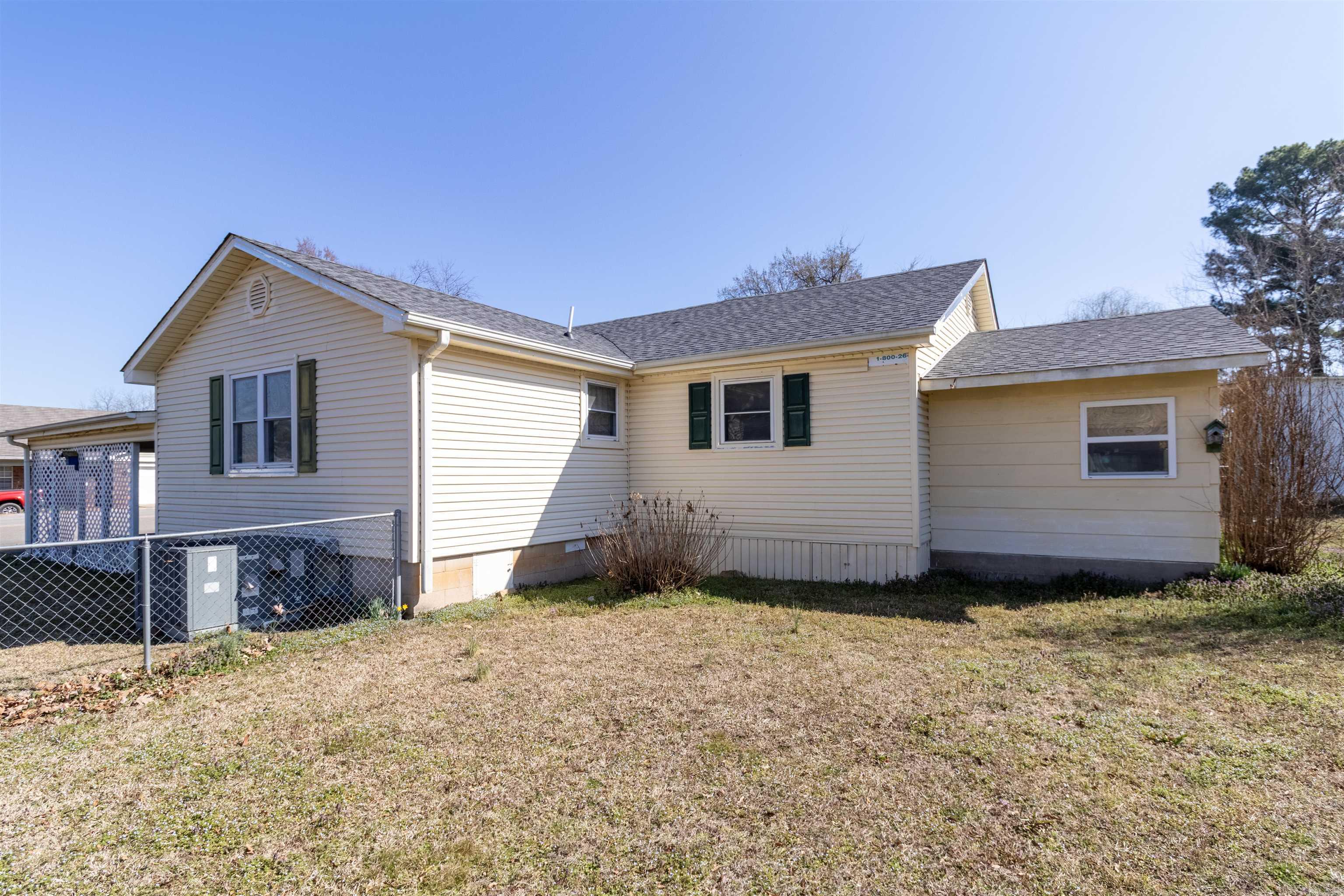 1711 W Cline St  Clarksville, AR