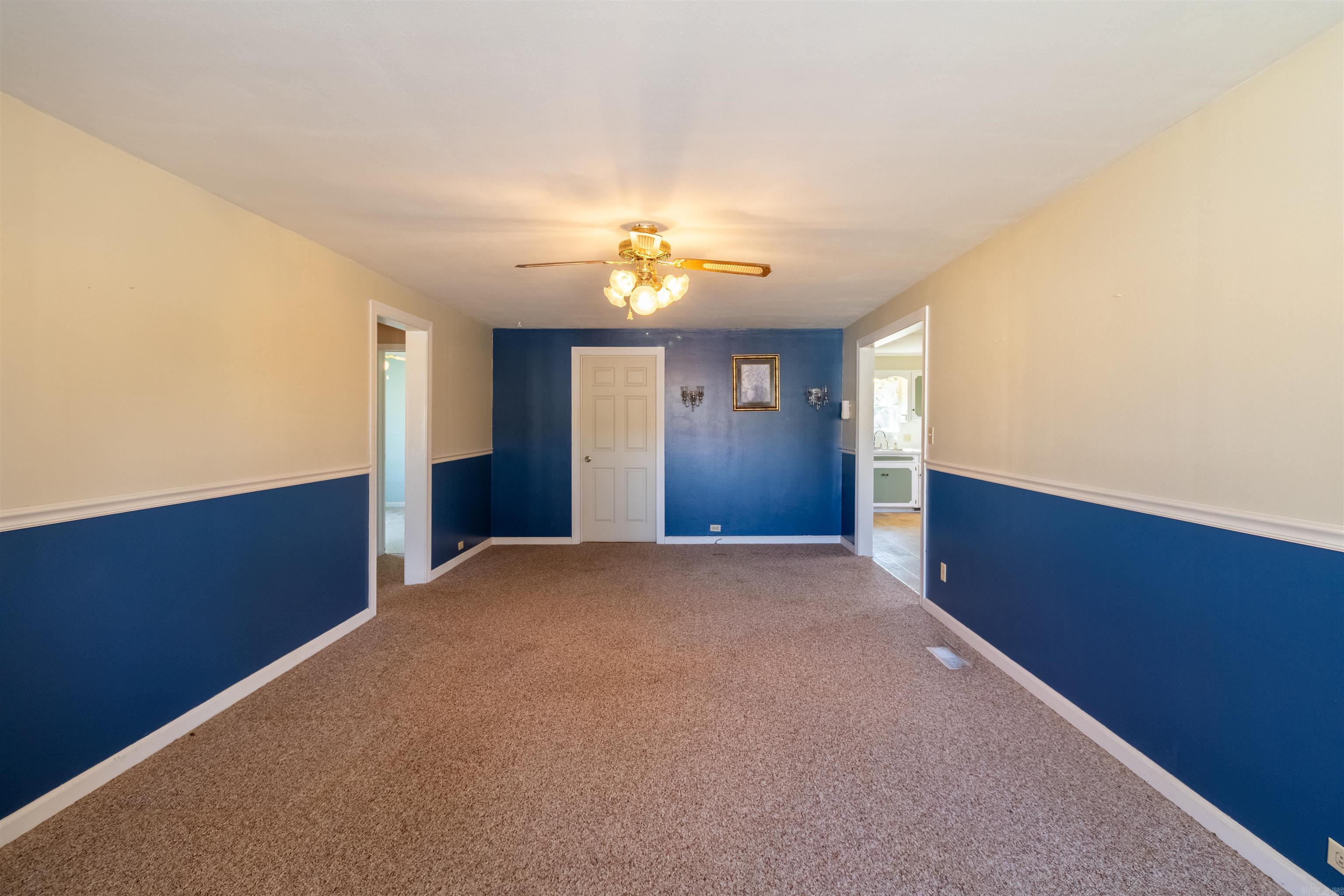 1711 W Cline St  Clarksville, AR