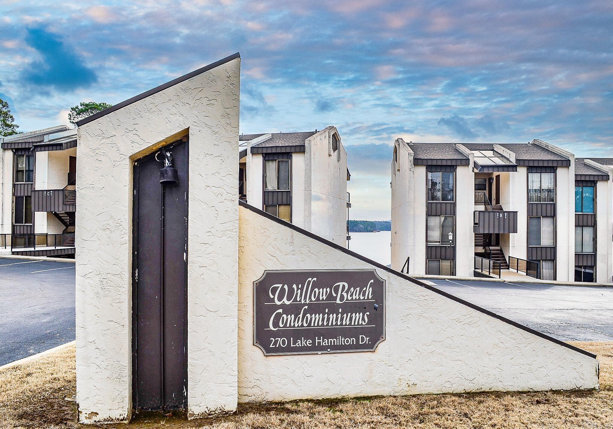 270 Lake Hamilton Dr.  Hot Springs, AR