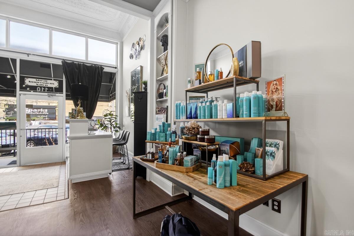 110 N Market  Benton, AR