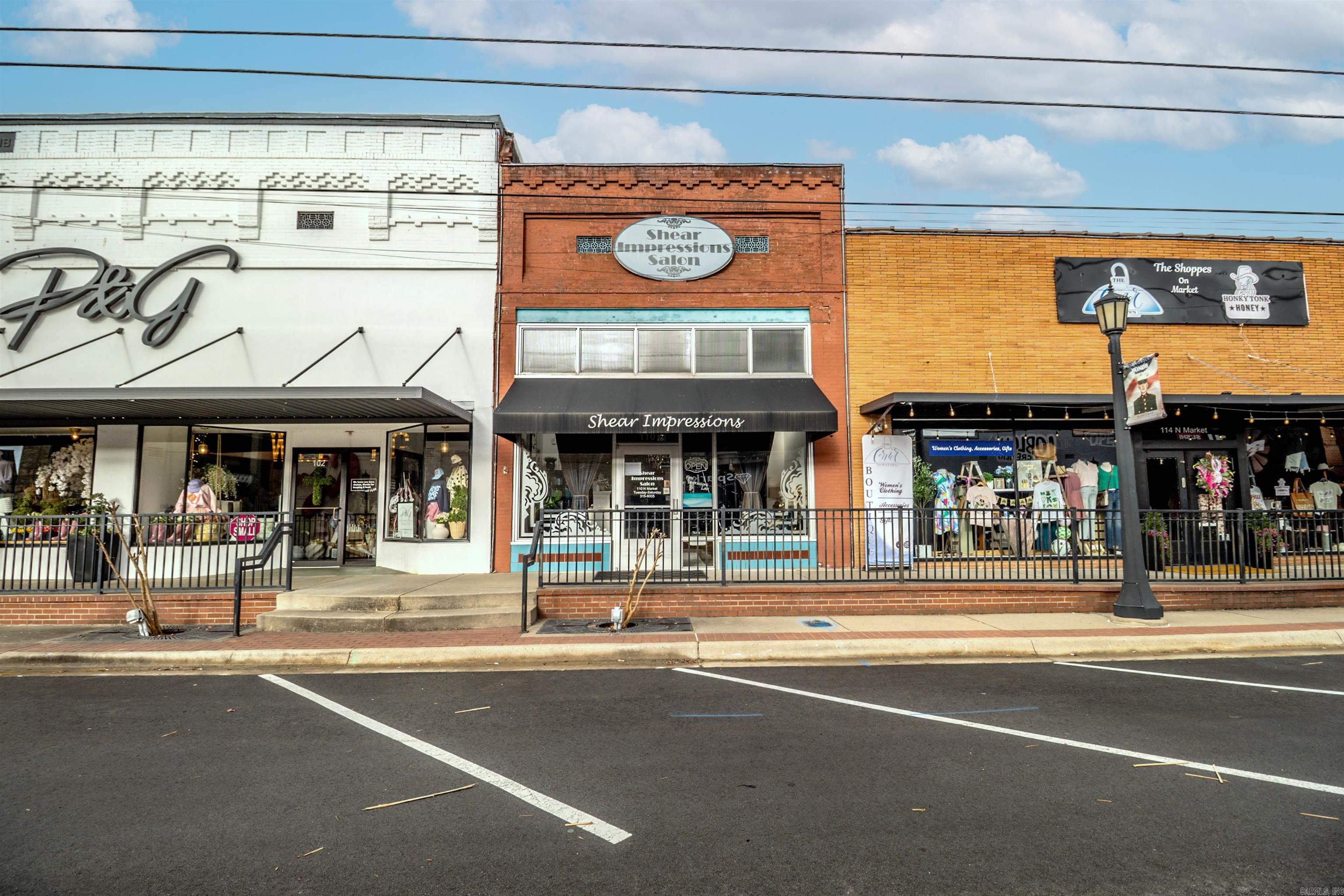 110 N Market  Benton, AR