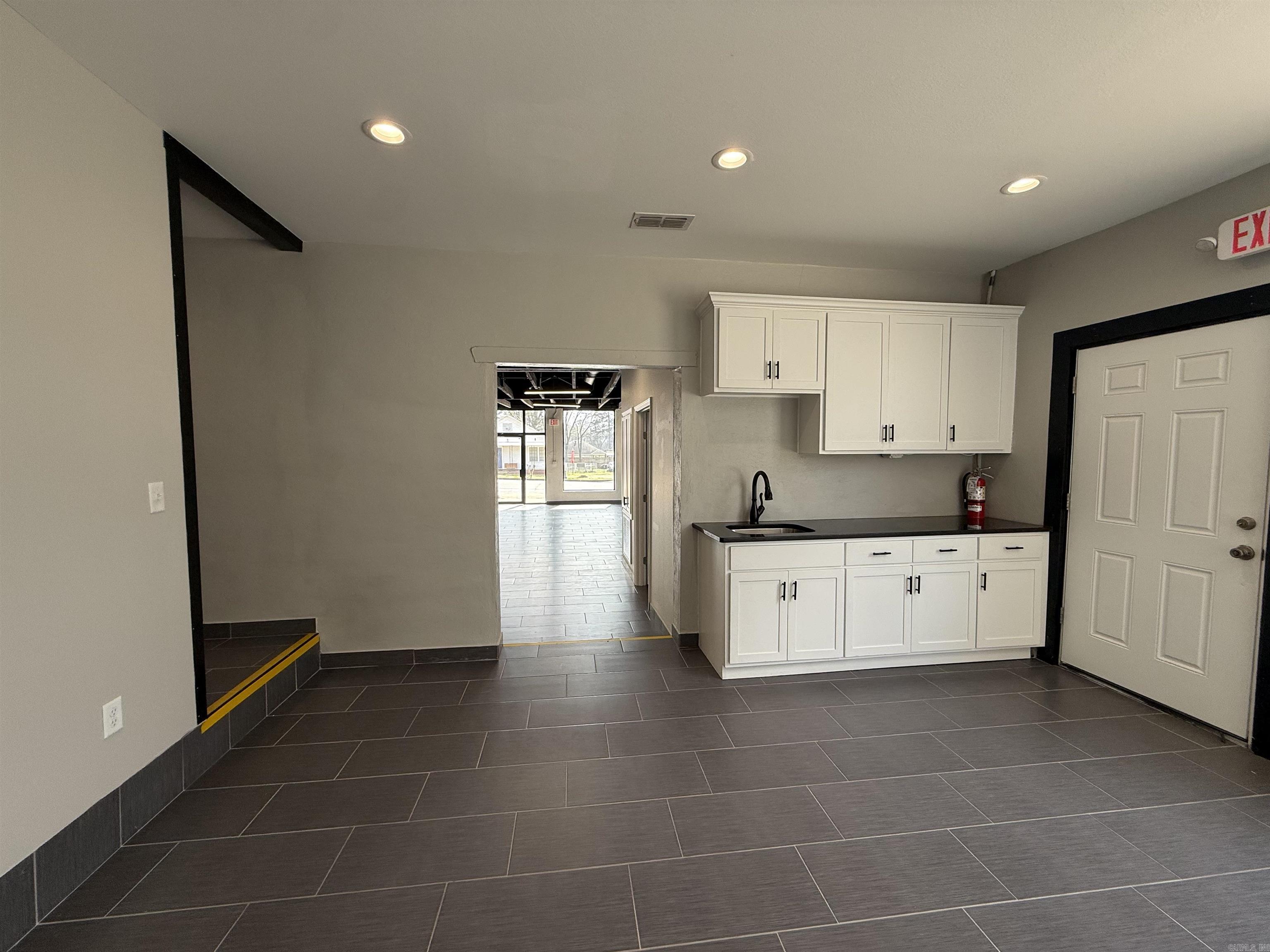 817 W South  Benton, AR