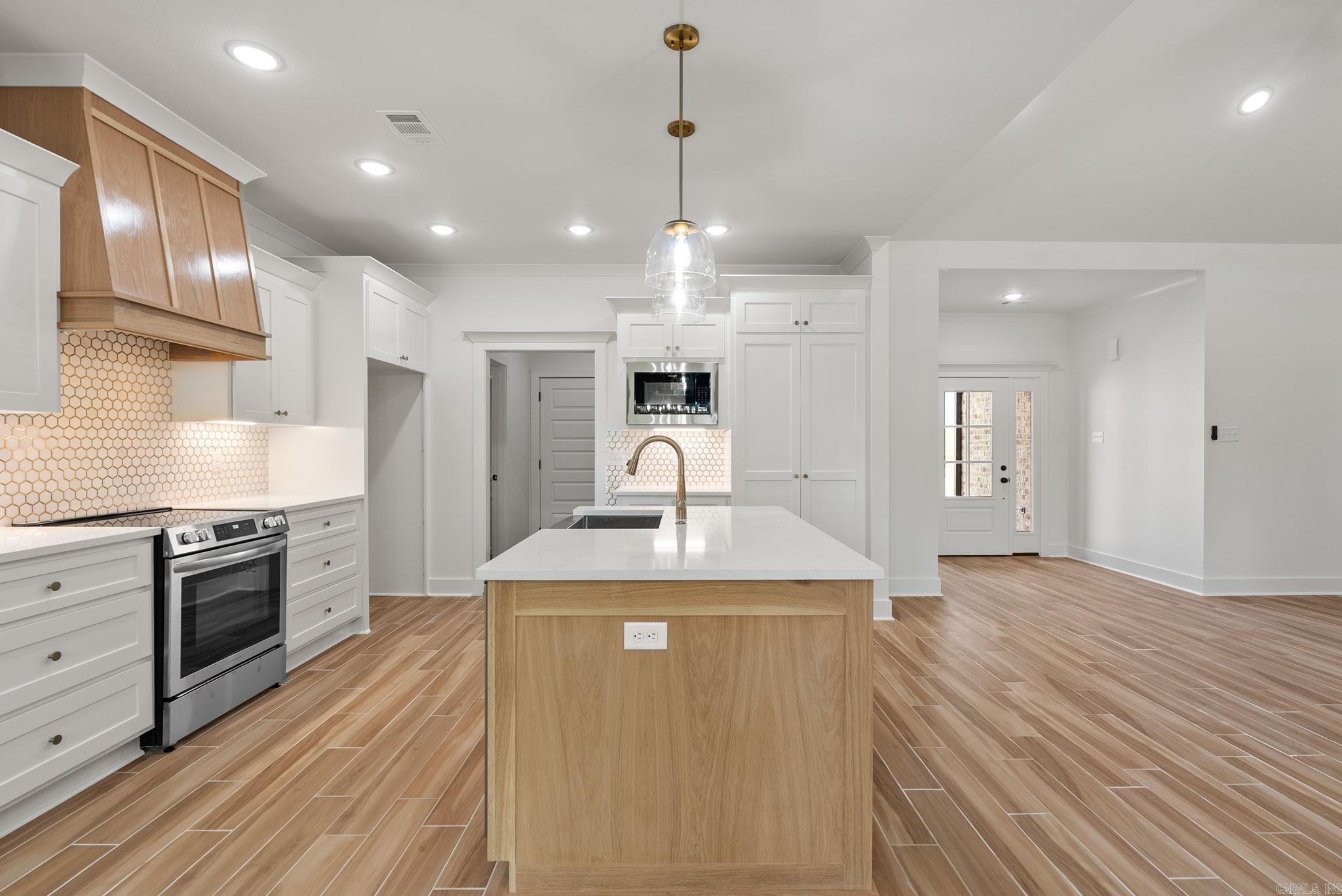 118 Michael  Beebe, AR