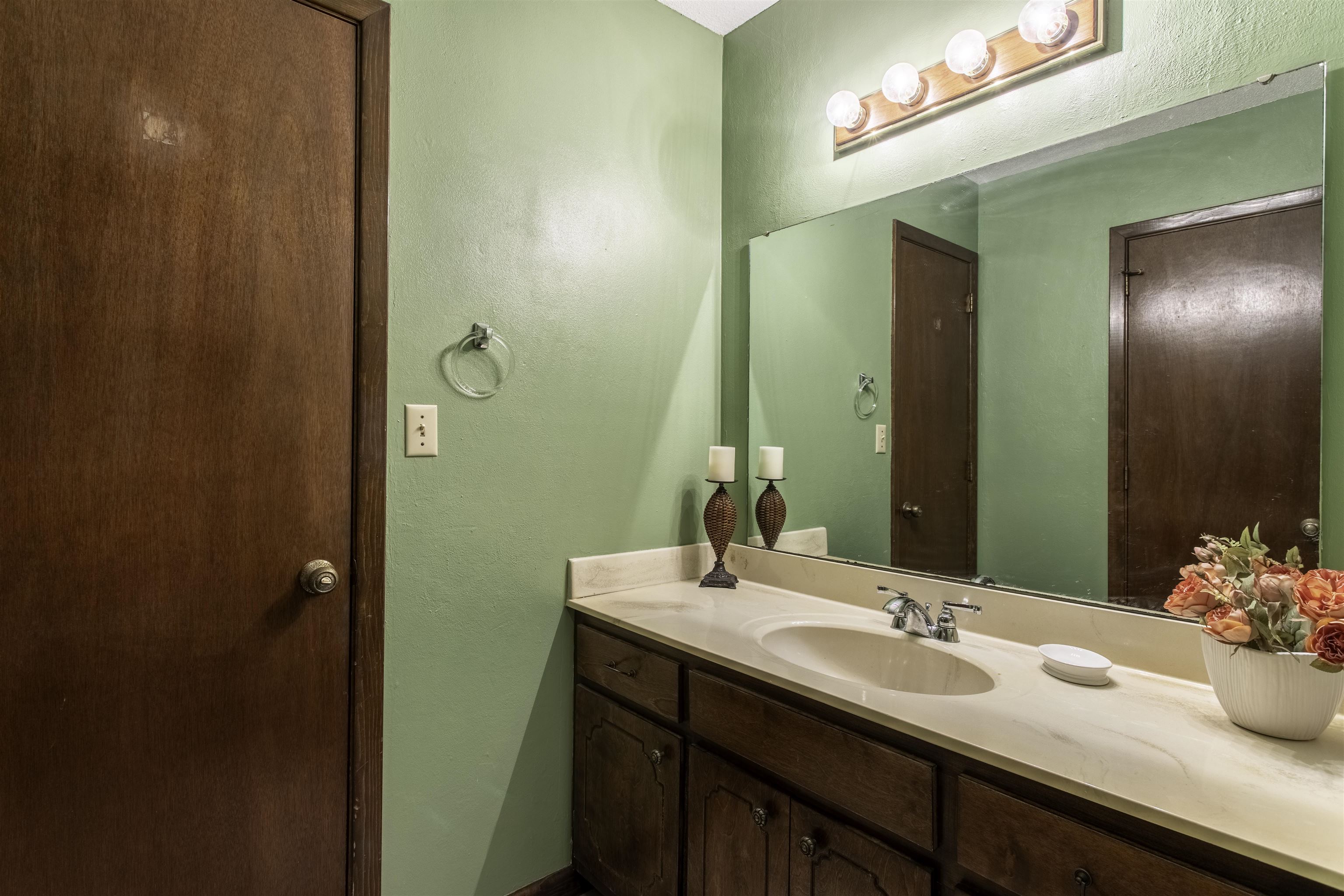 7 Winnebago  Cherokee Village, AR