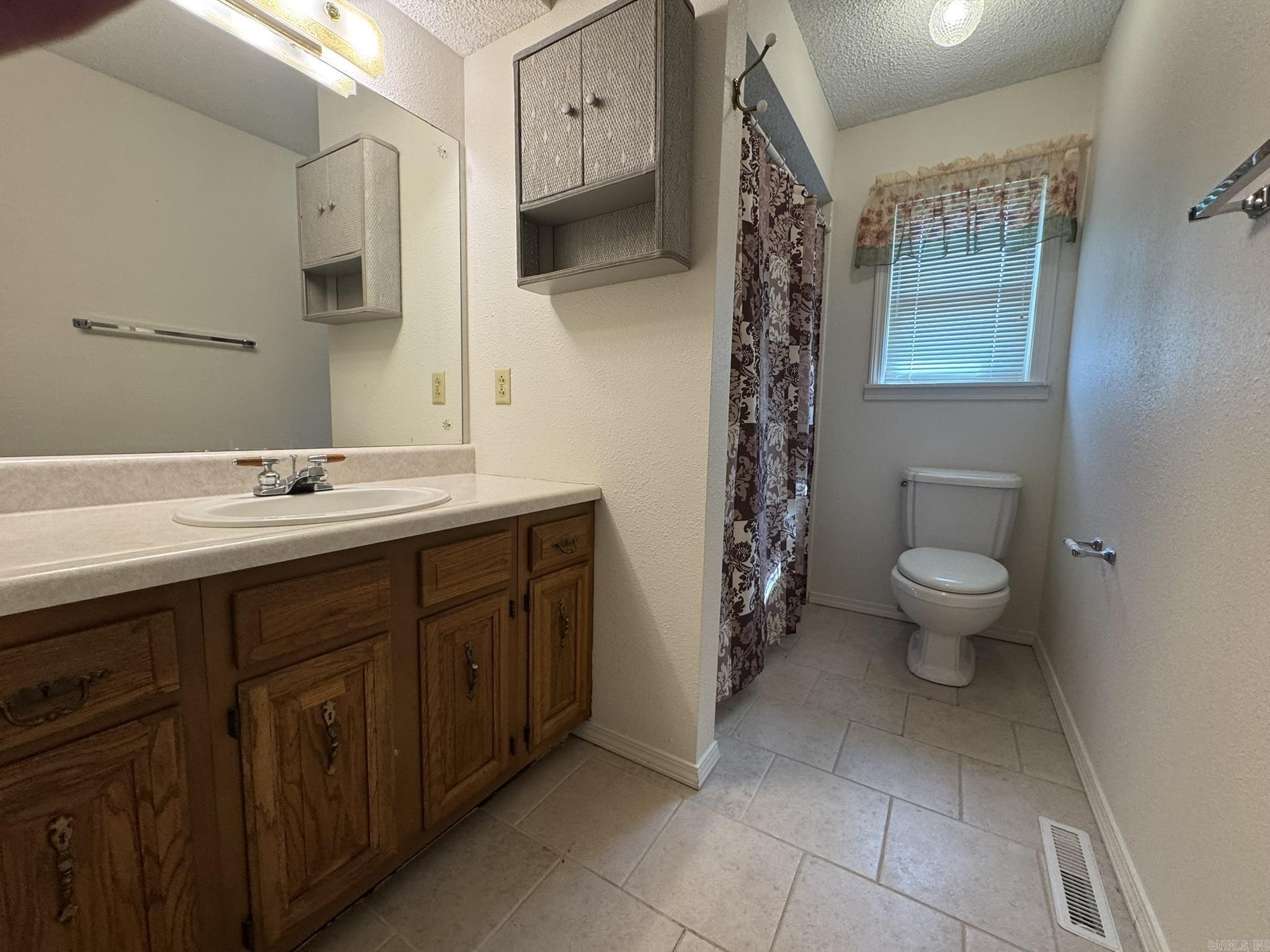 1913 Mimosa  Mountain Home, AR