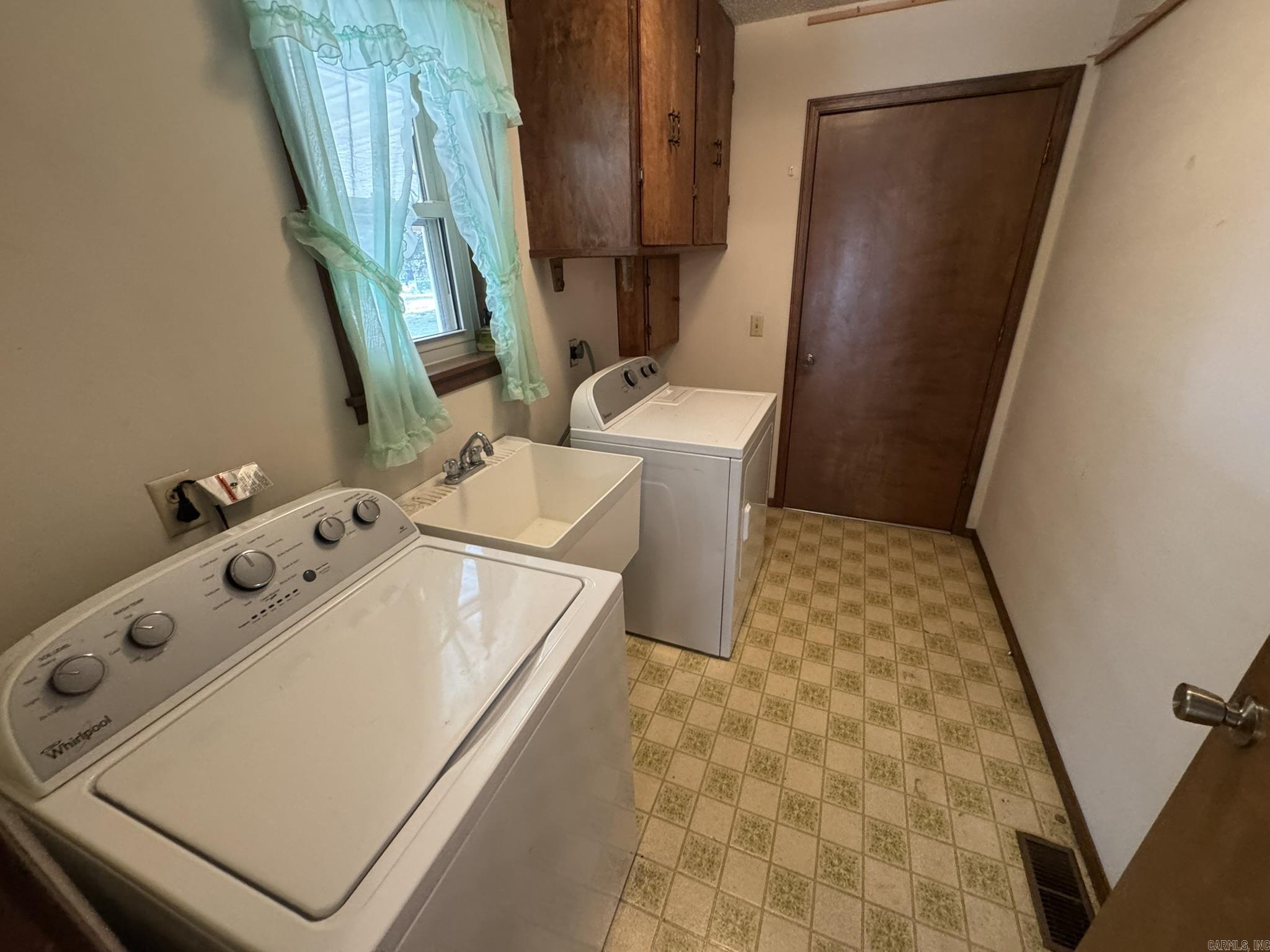 1913 Mimosa  Mountain Home, AR