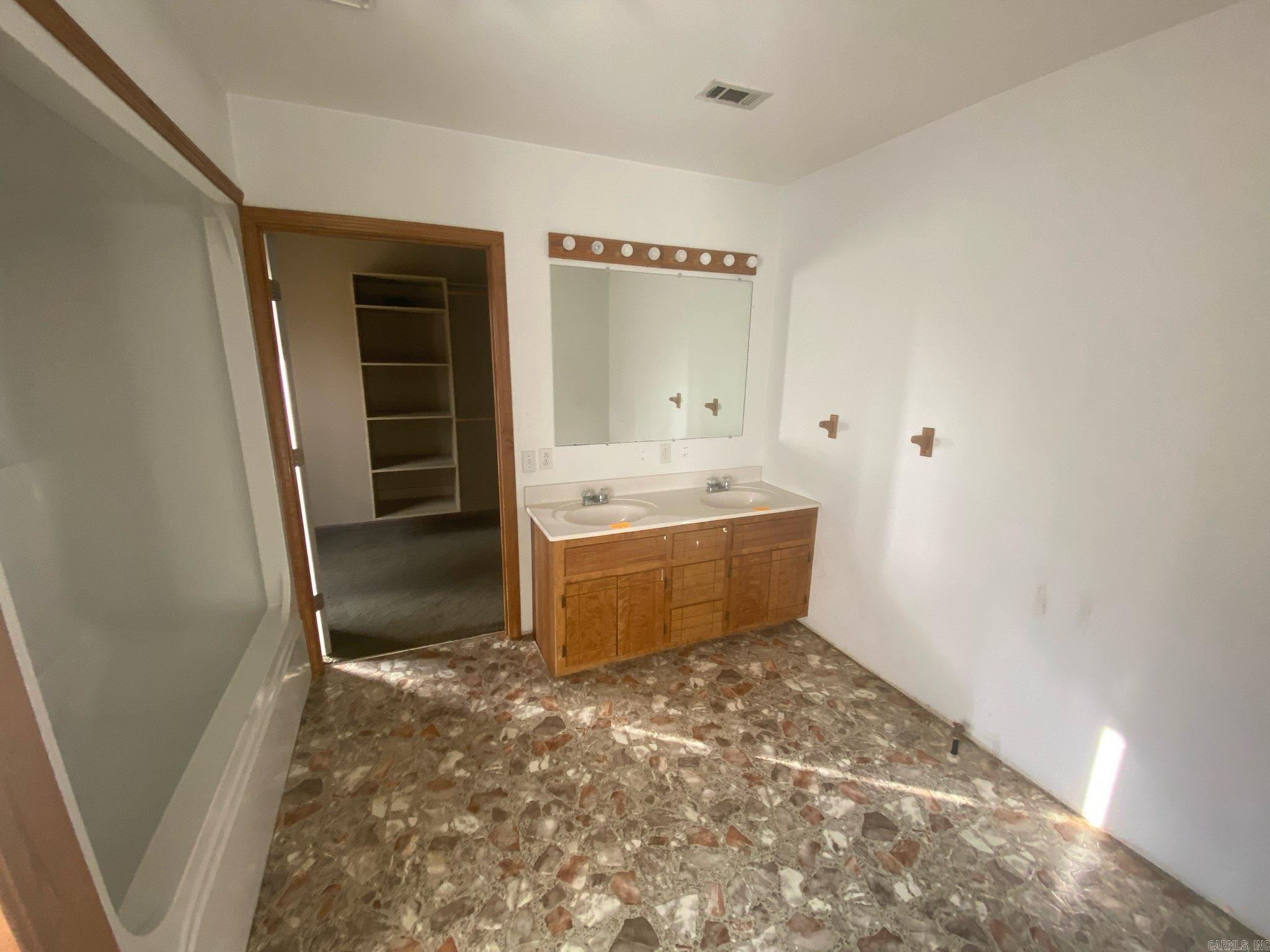 3595 Polk Road 54  Mena, AR