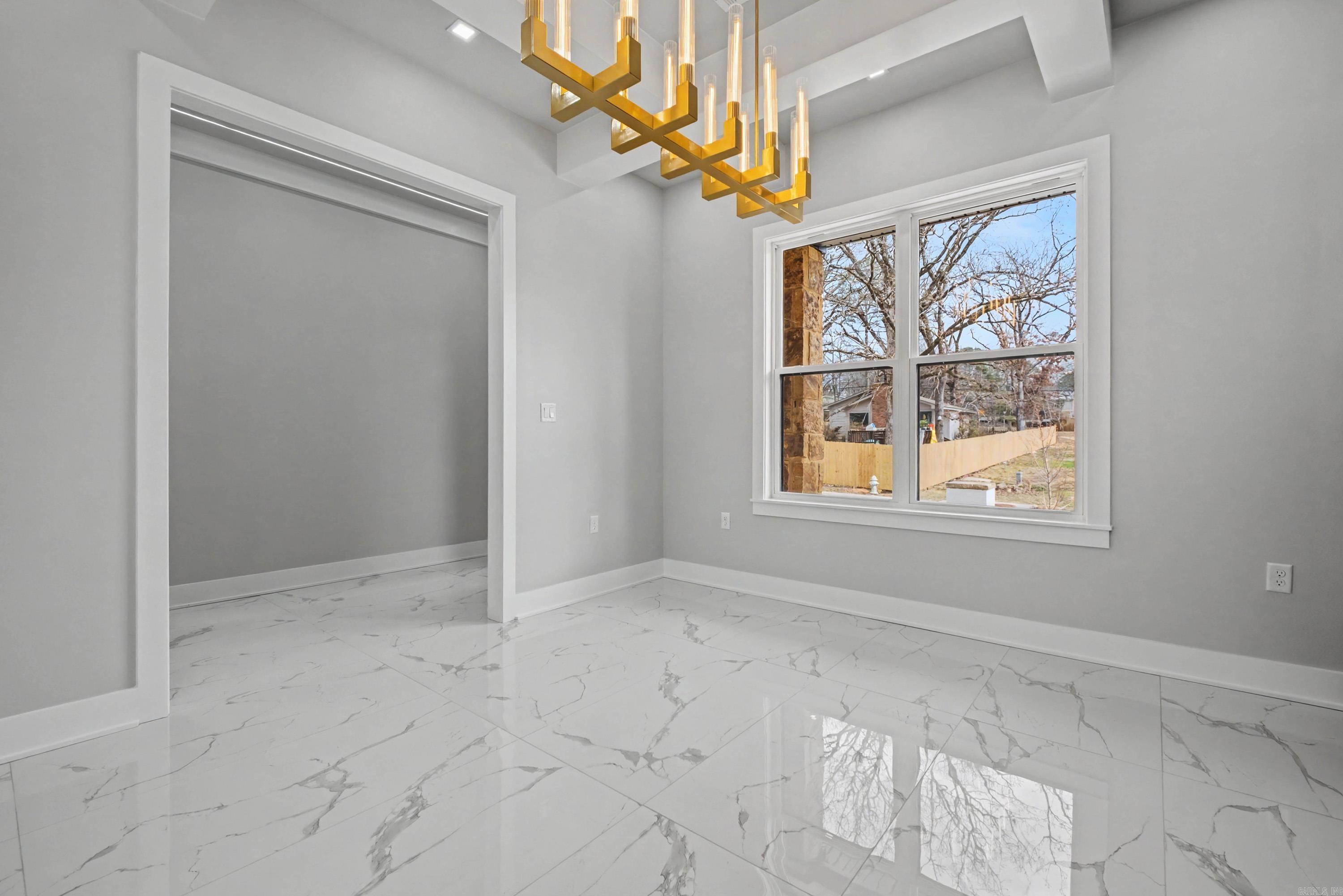 9 OAK GLEN  Little Rock, AR