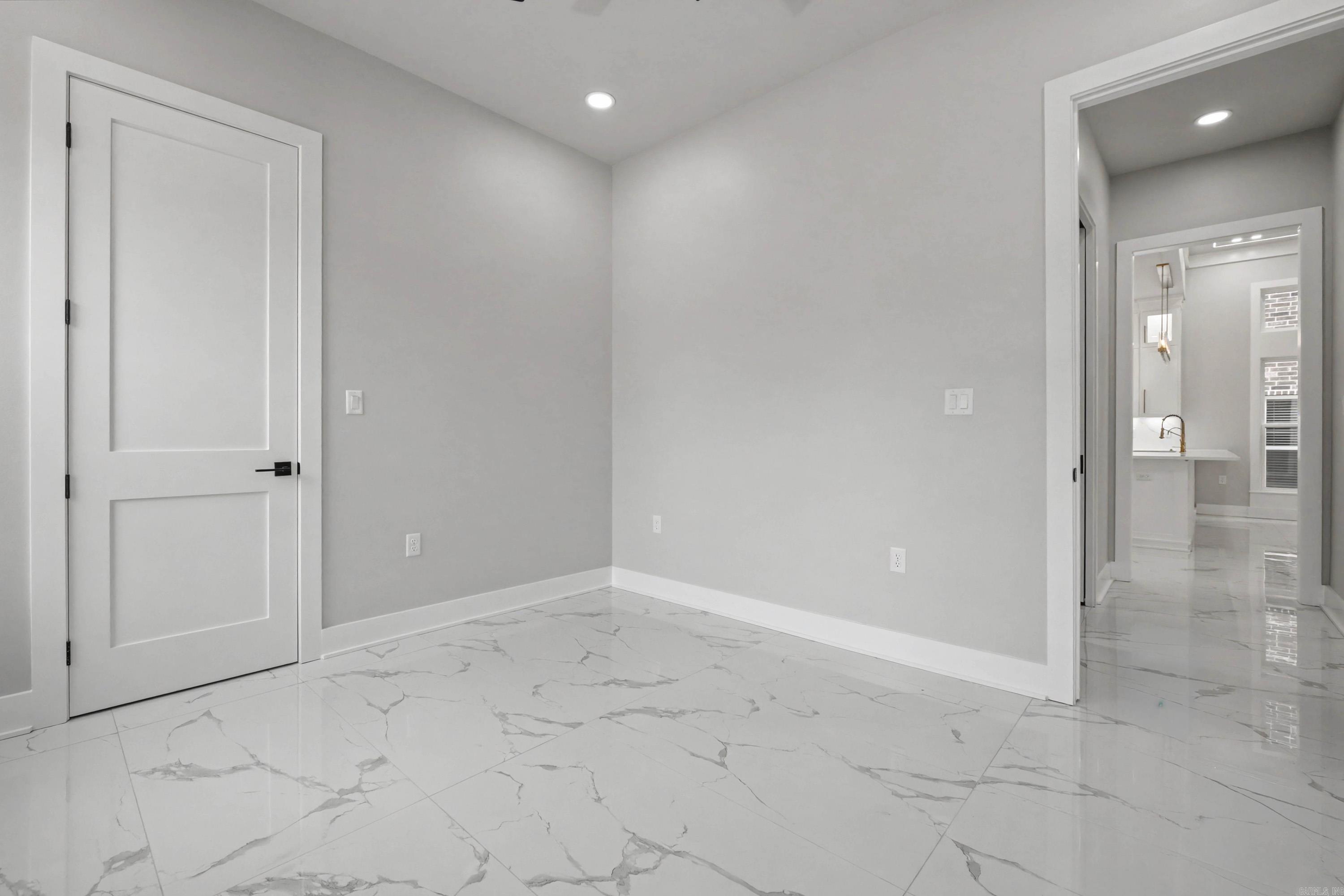 9 OAK GLEN  Little Rock, AR